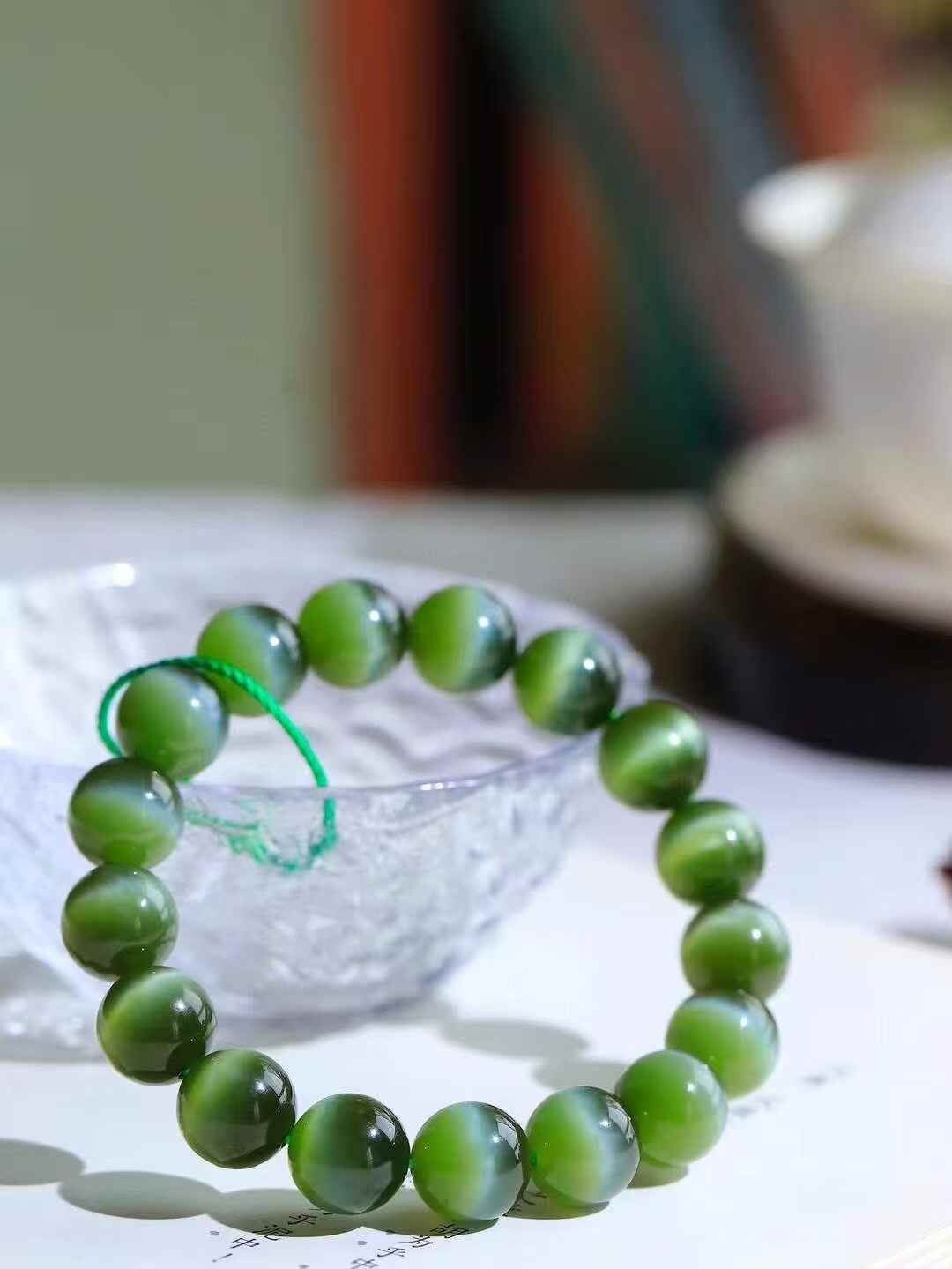 723726 罕見雙眼皮和田玉貓眼手串 (12.1mm直徑)