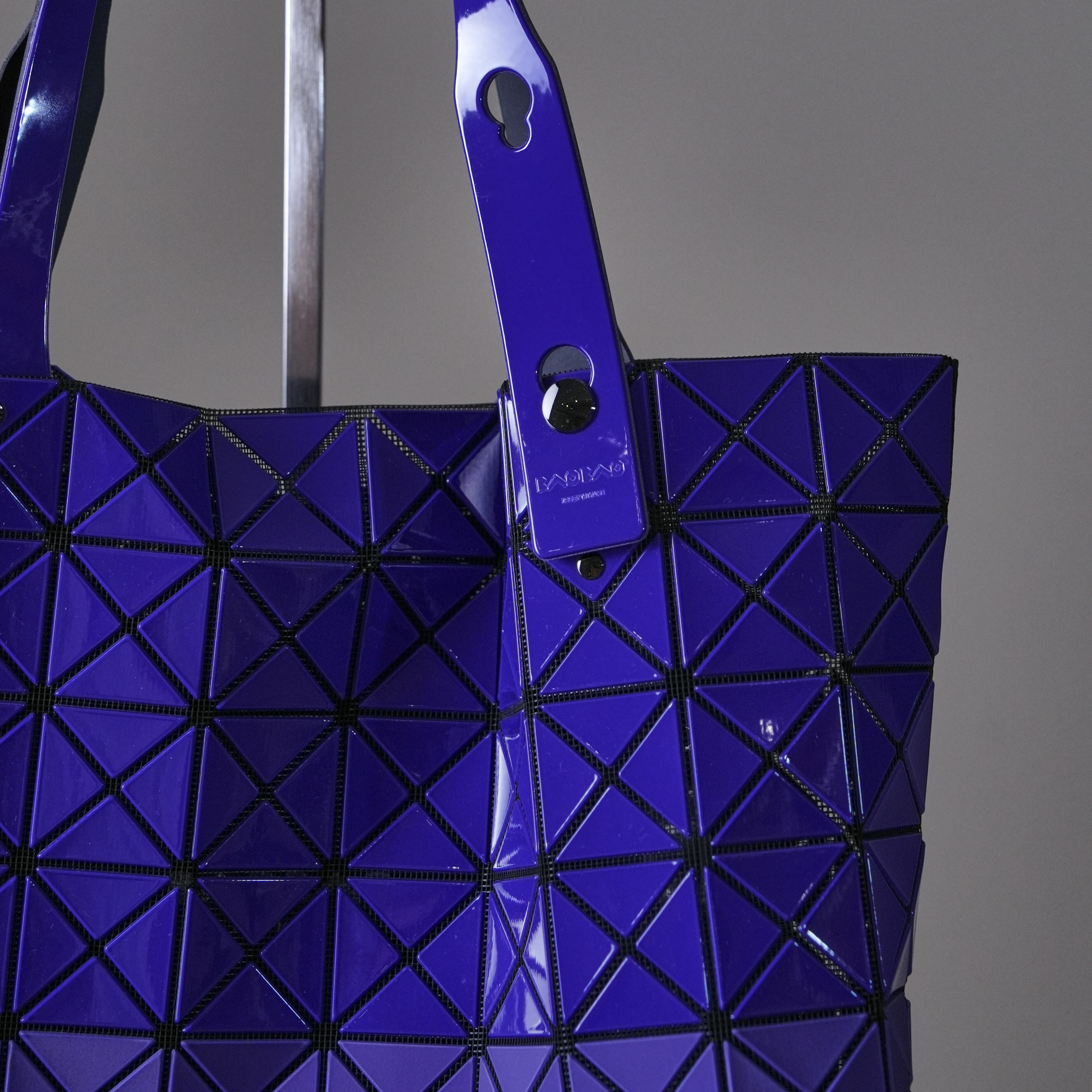 ISSEY MIYAKE 深藍色10格手提包