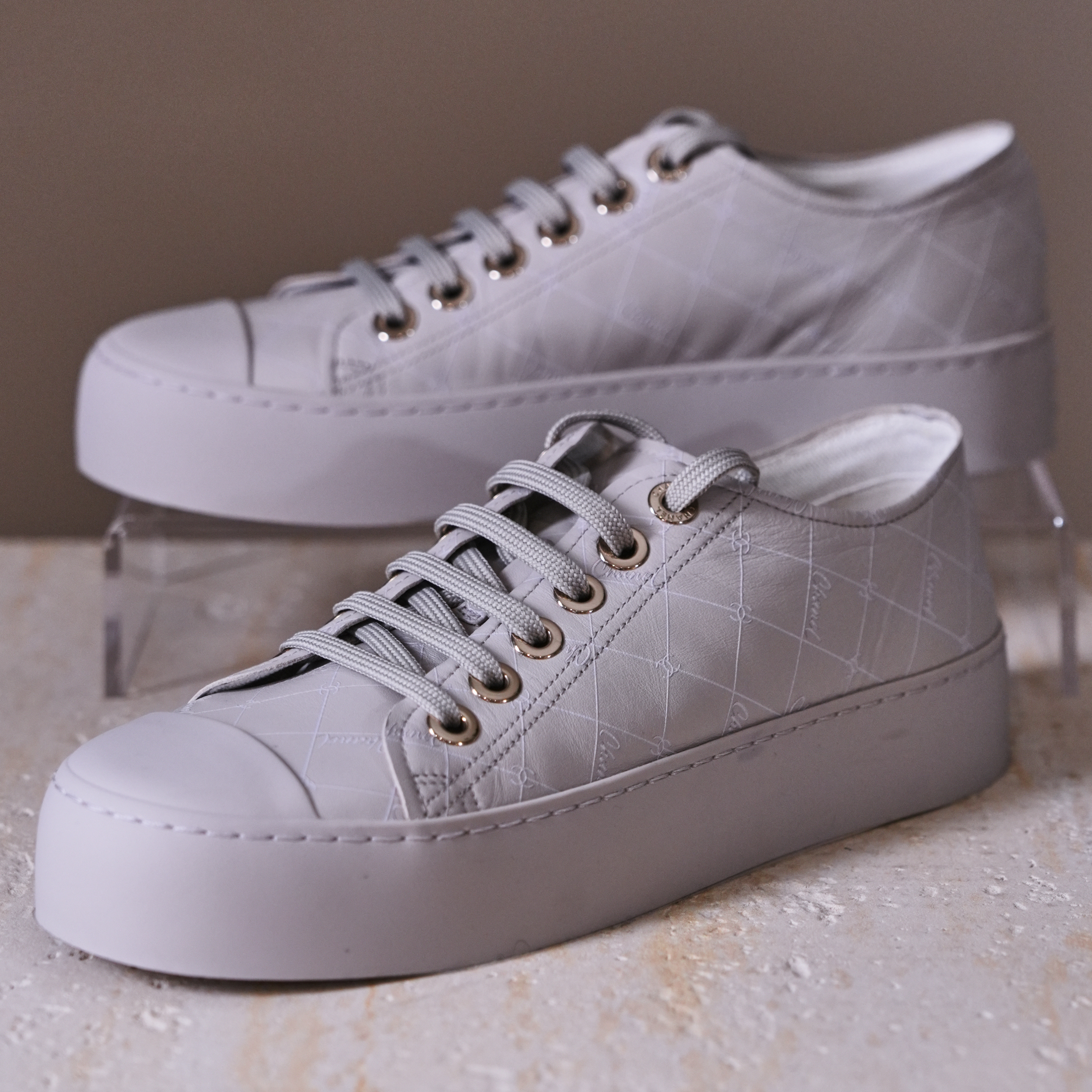 Chanel  灰色大頭板鞋 38號