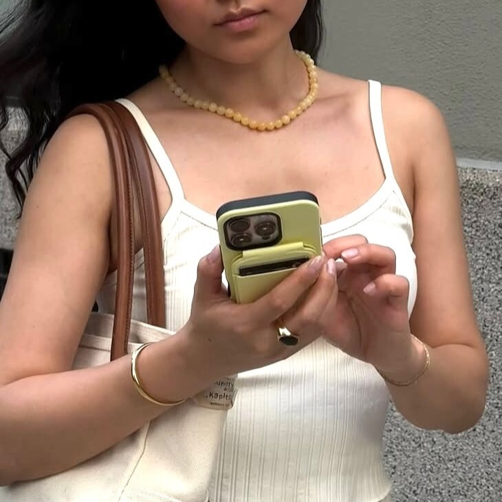 ACTIVE 磁吸站立卡夾 - 奶油黃