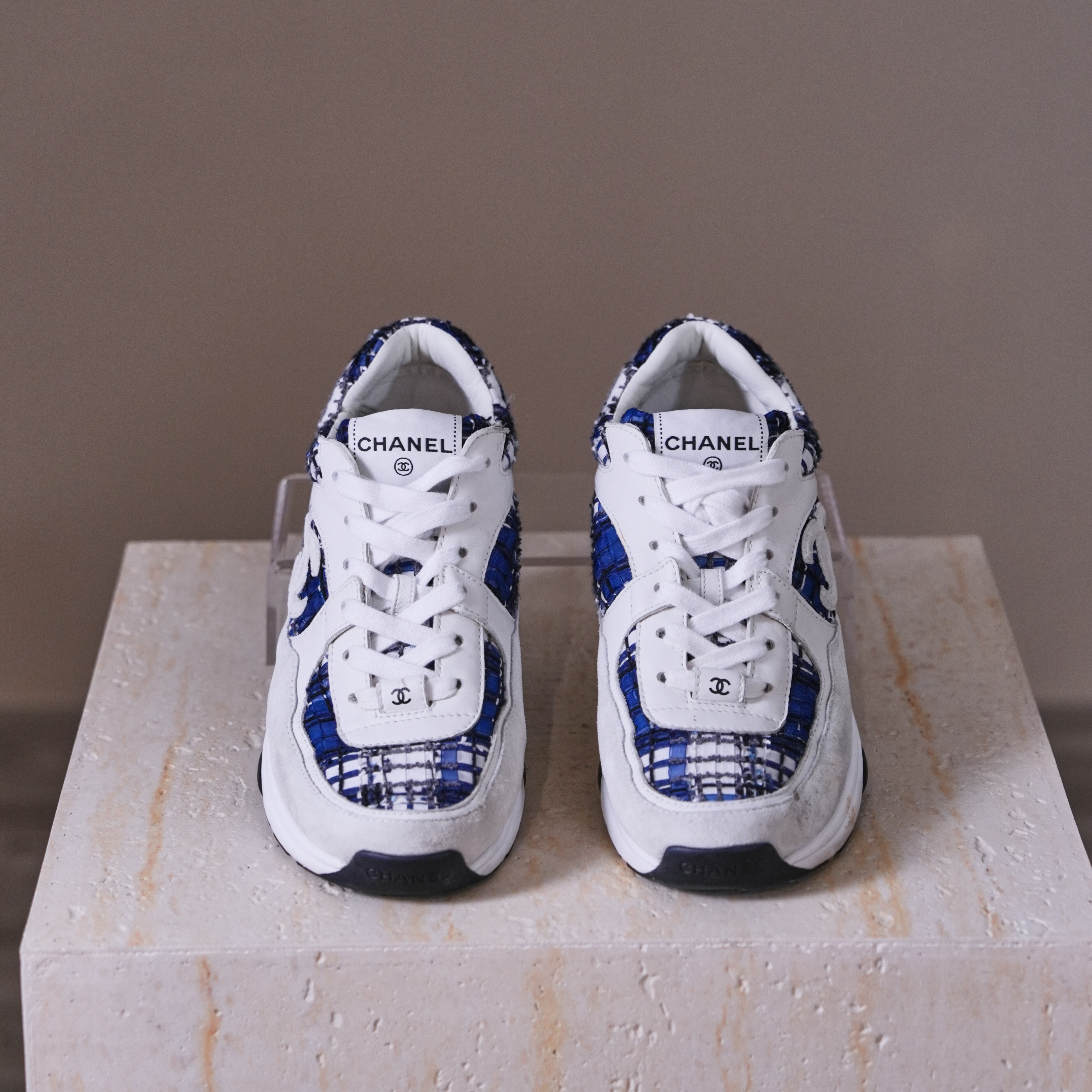Chanel 24P藍白毛呢格紋運動鞋