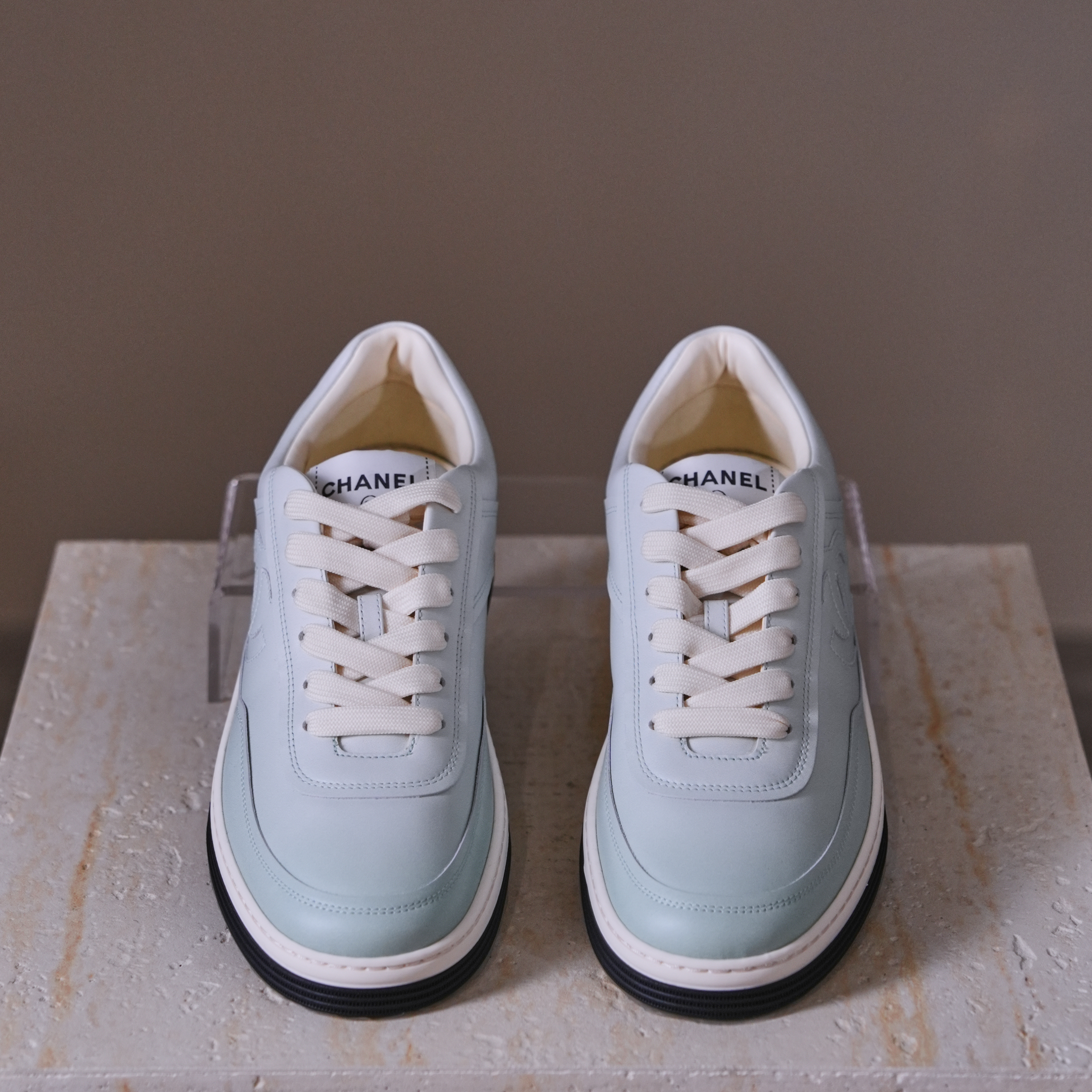 Chanel 24K漸層藍休閒鞋