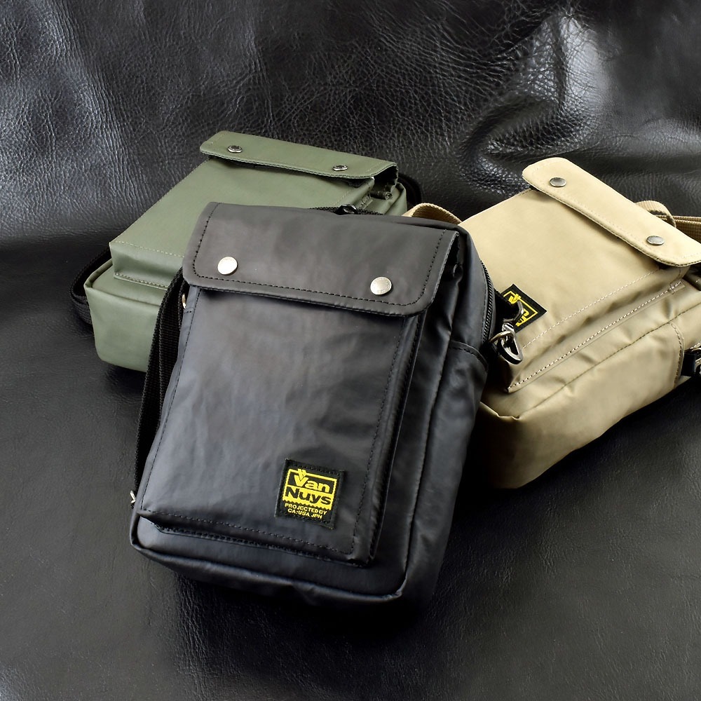 VanNuys D827 輕便斜背包