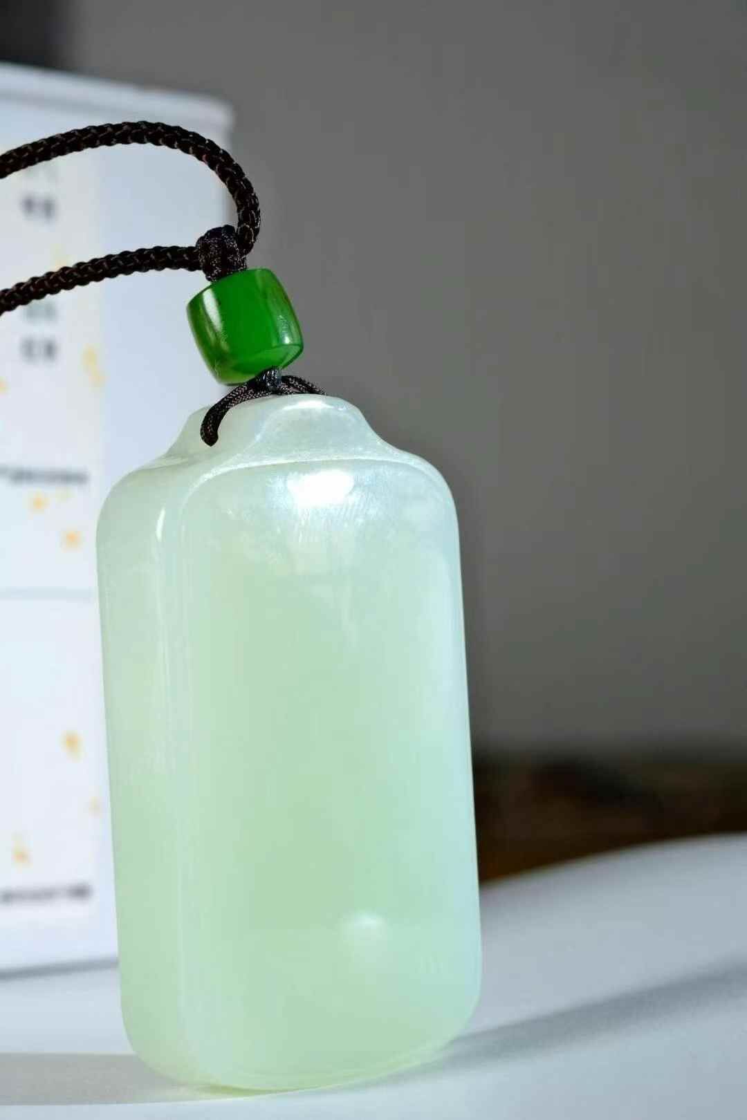 723731 和田玉無事牌