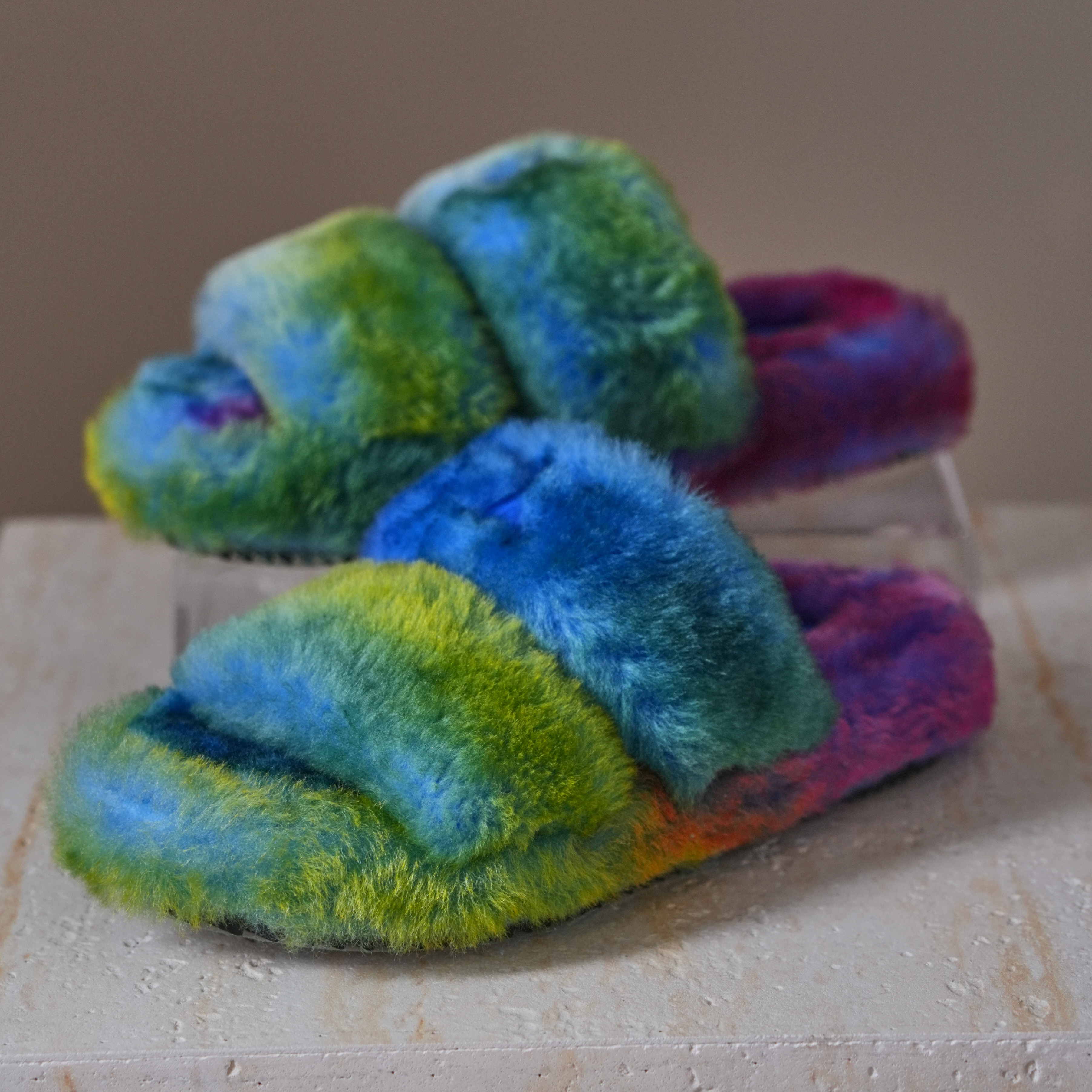 CELINE 彩虹毛毛拖鞋