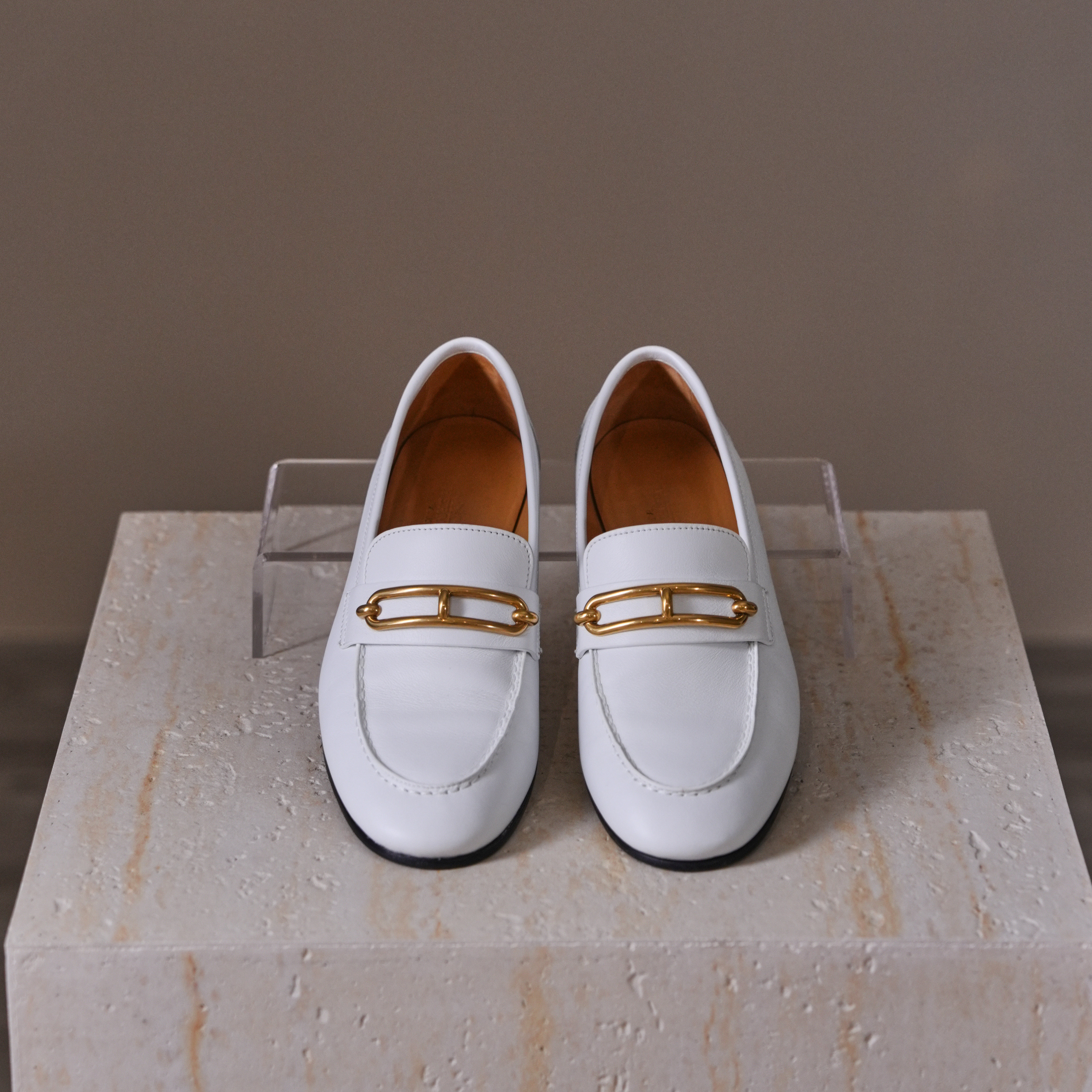 Hermes 白色樂福鞋 37號