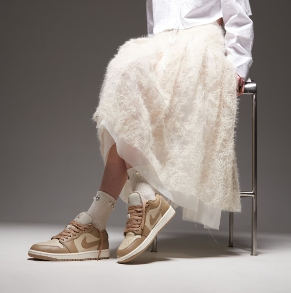 NIKE 休閒鞋 WMNS AIR JORDAN 1 LOW 卡其 AJ1 女 DC0774-203