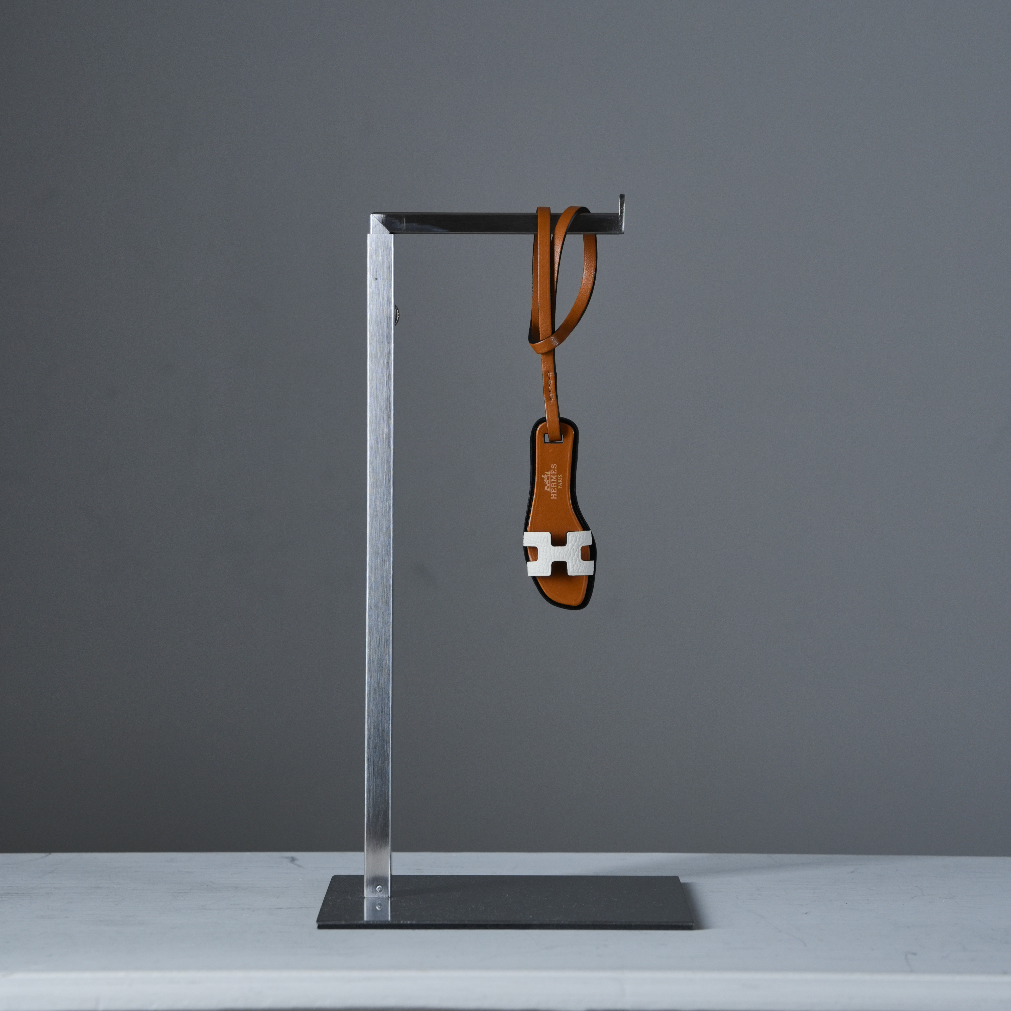 Hermes 白色H拖鞋吊飾