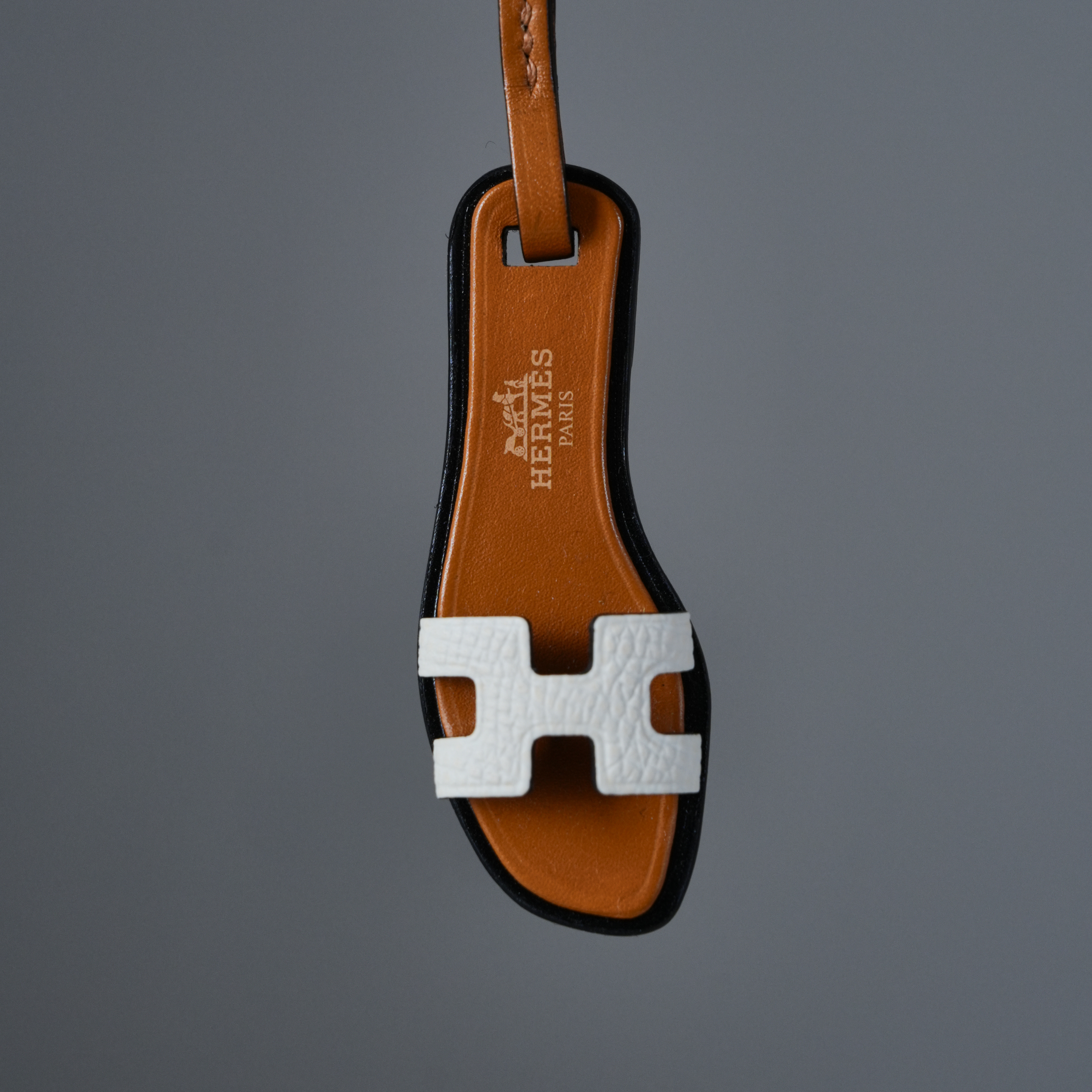 Hermes 白色H拖鞋吊飾