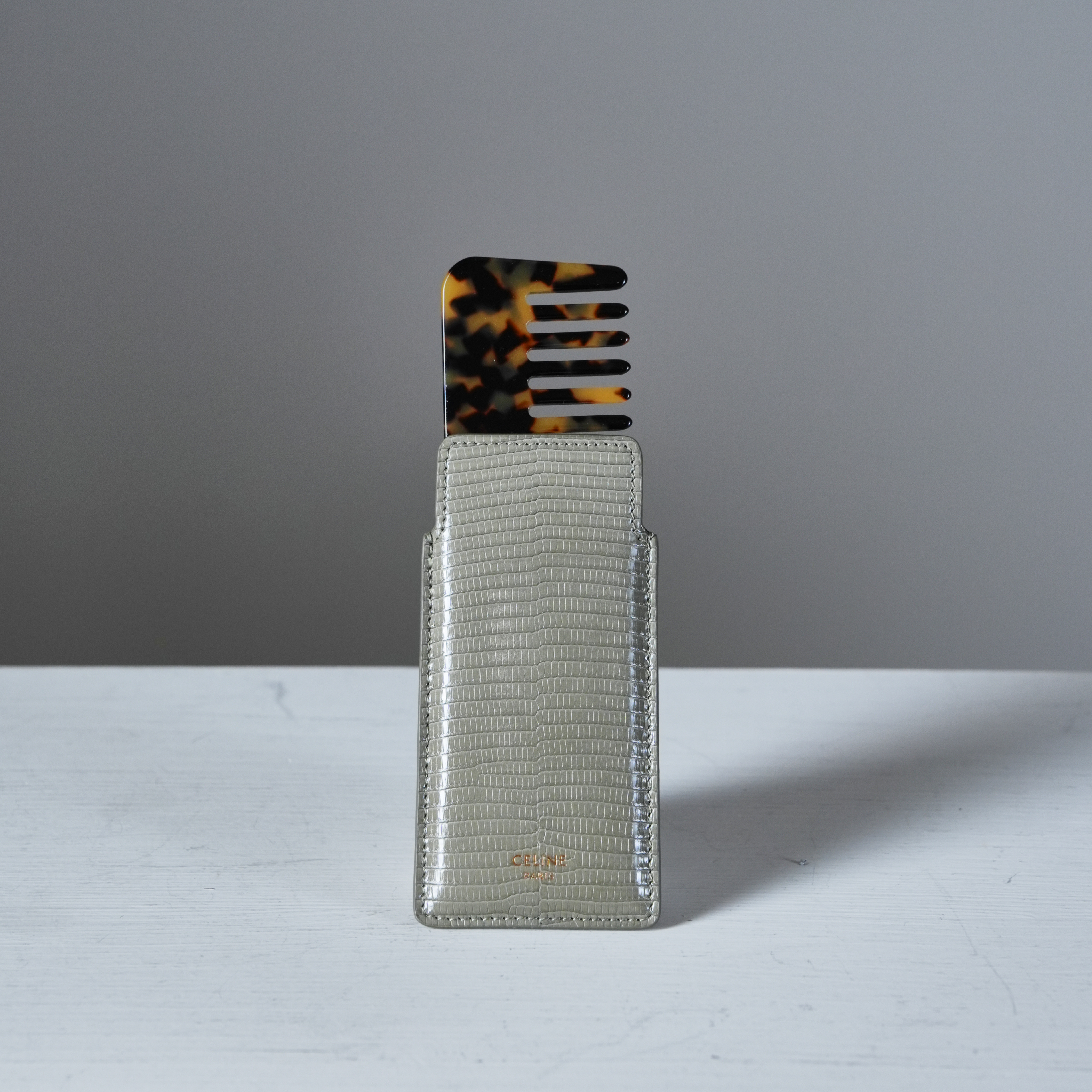 CELINE 蜥蜴皮套+琥珀色排梳