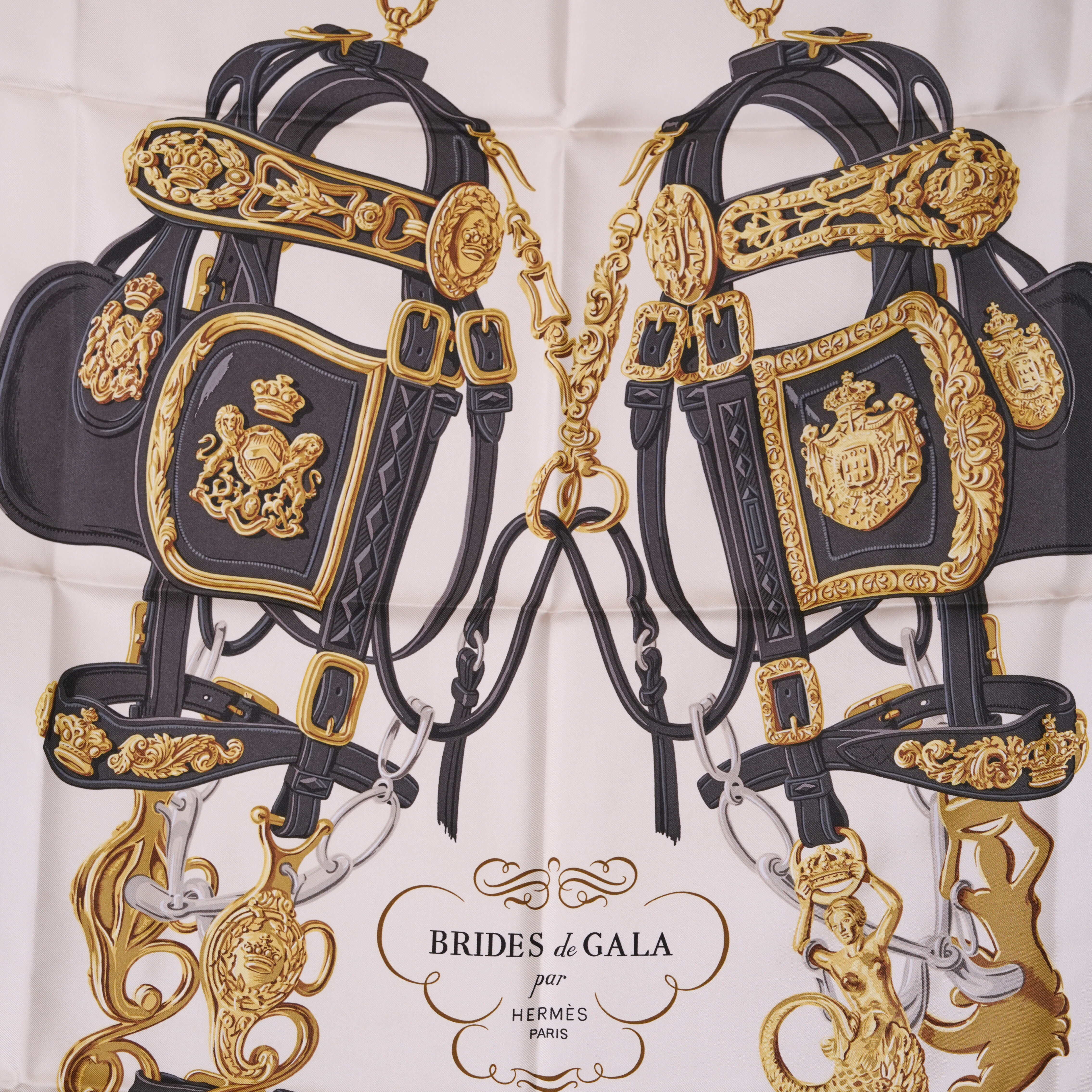 Hermes 華麗的繮轡黑金絲巾