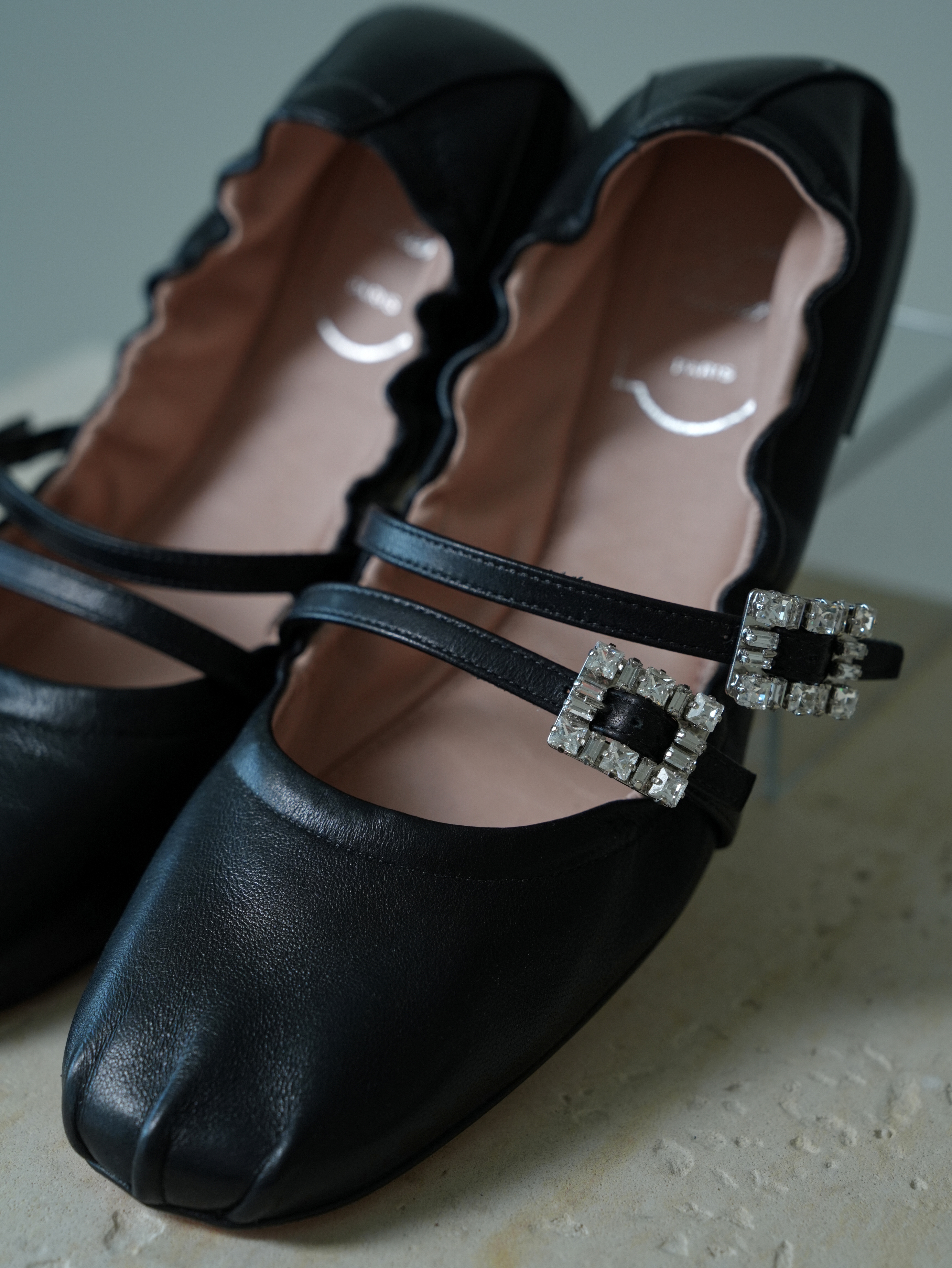 RV 黑色兩條鑽釦芭蕾舞鞋 37.5號