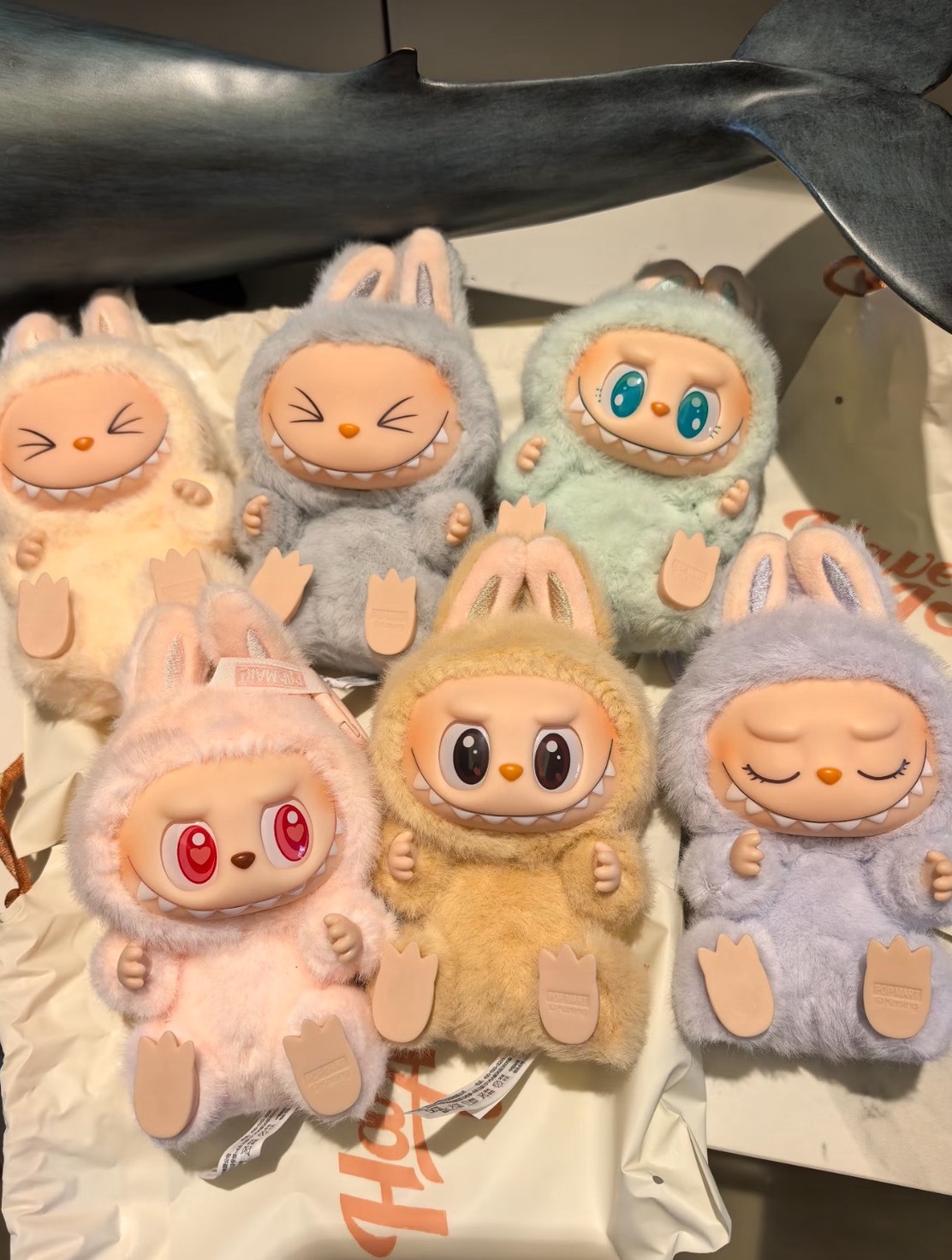 <快速出貨> The Monsters LABUBU 坐坐派對 鑰匙圈娃娃 盲盒