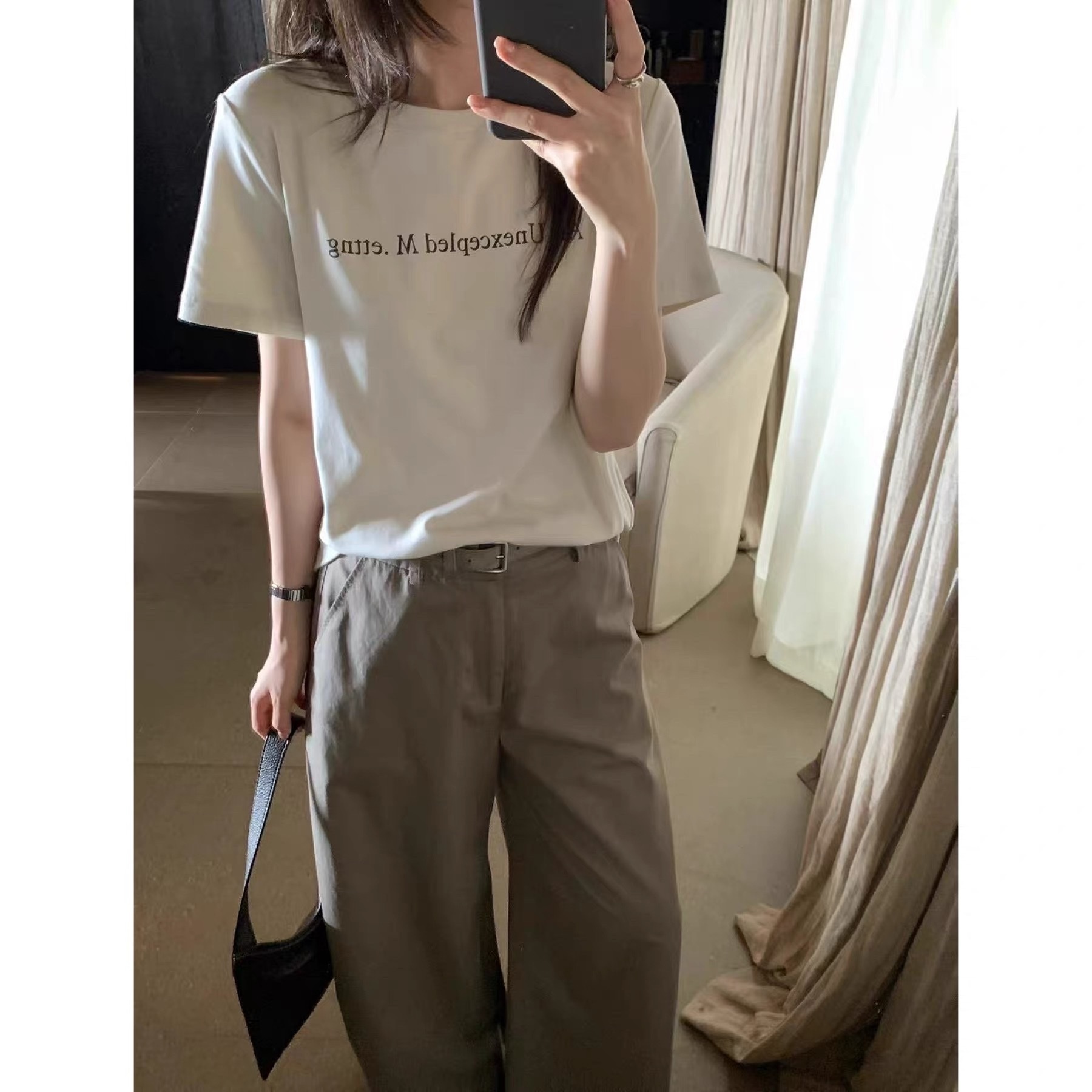 703 簡約字母棉質短T