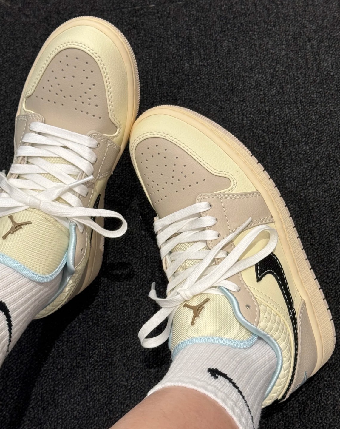 NIKE 休閒鞋 WMNS AIR JORDAN 1 LOW SE 奶油編織 復古 女 HQ3440-101