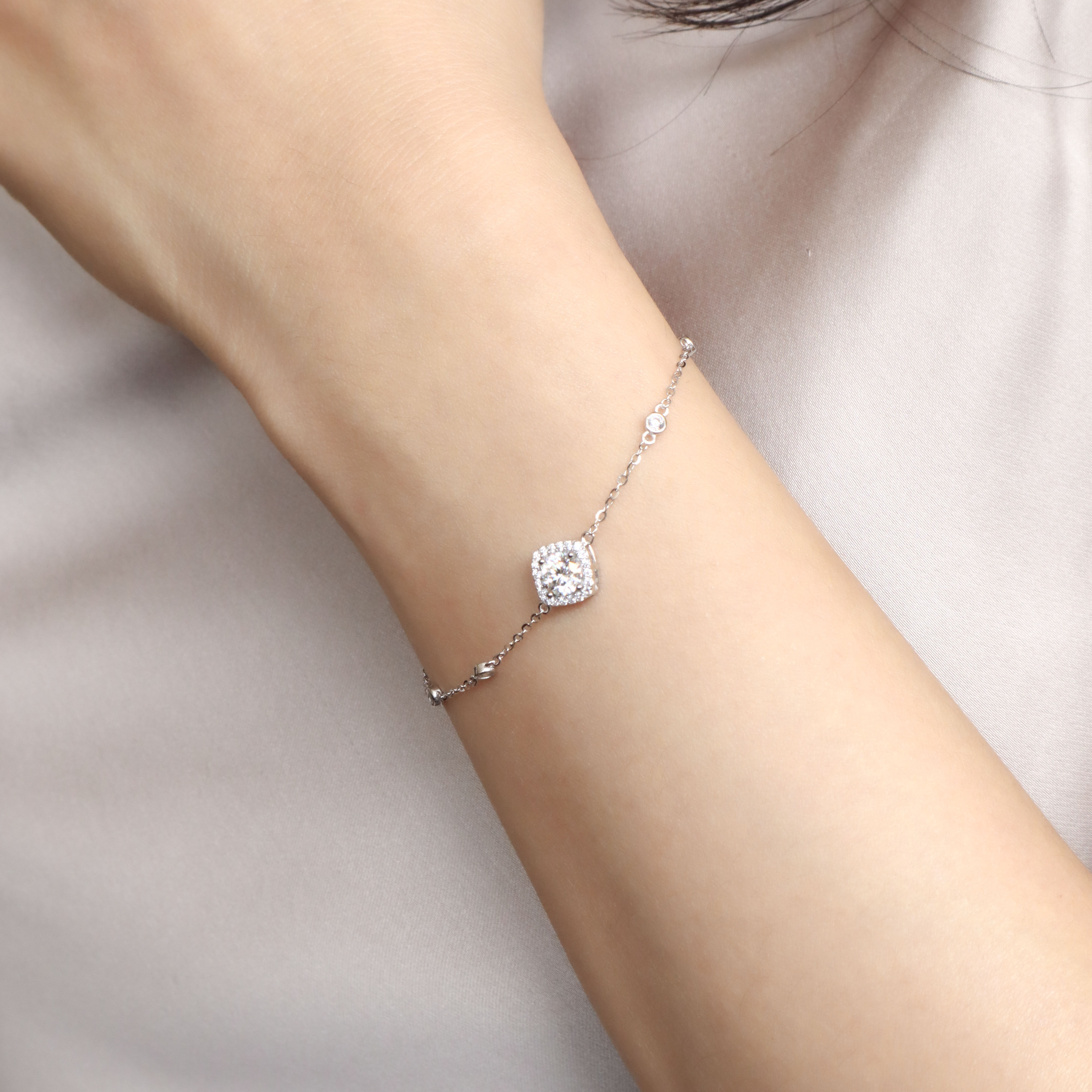 Silver/菱波．莫桑鑽手鍊