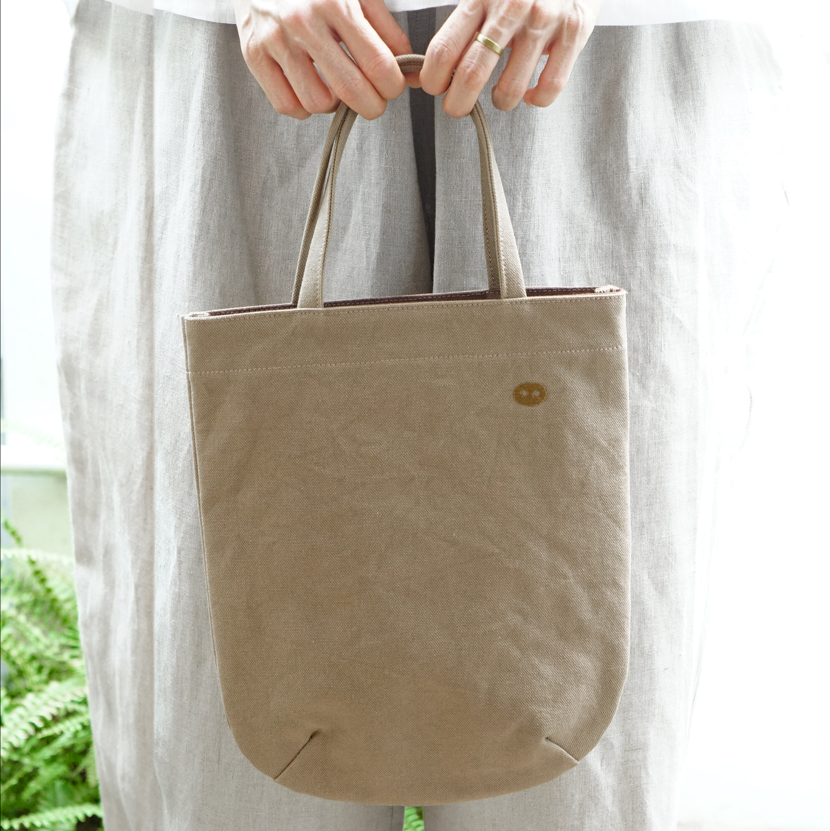 甘單小包   蘑菇經典手提包 褐土