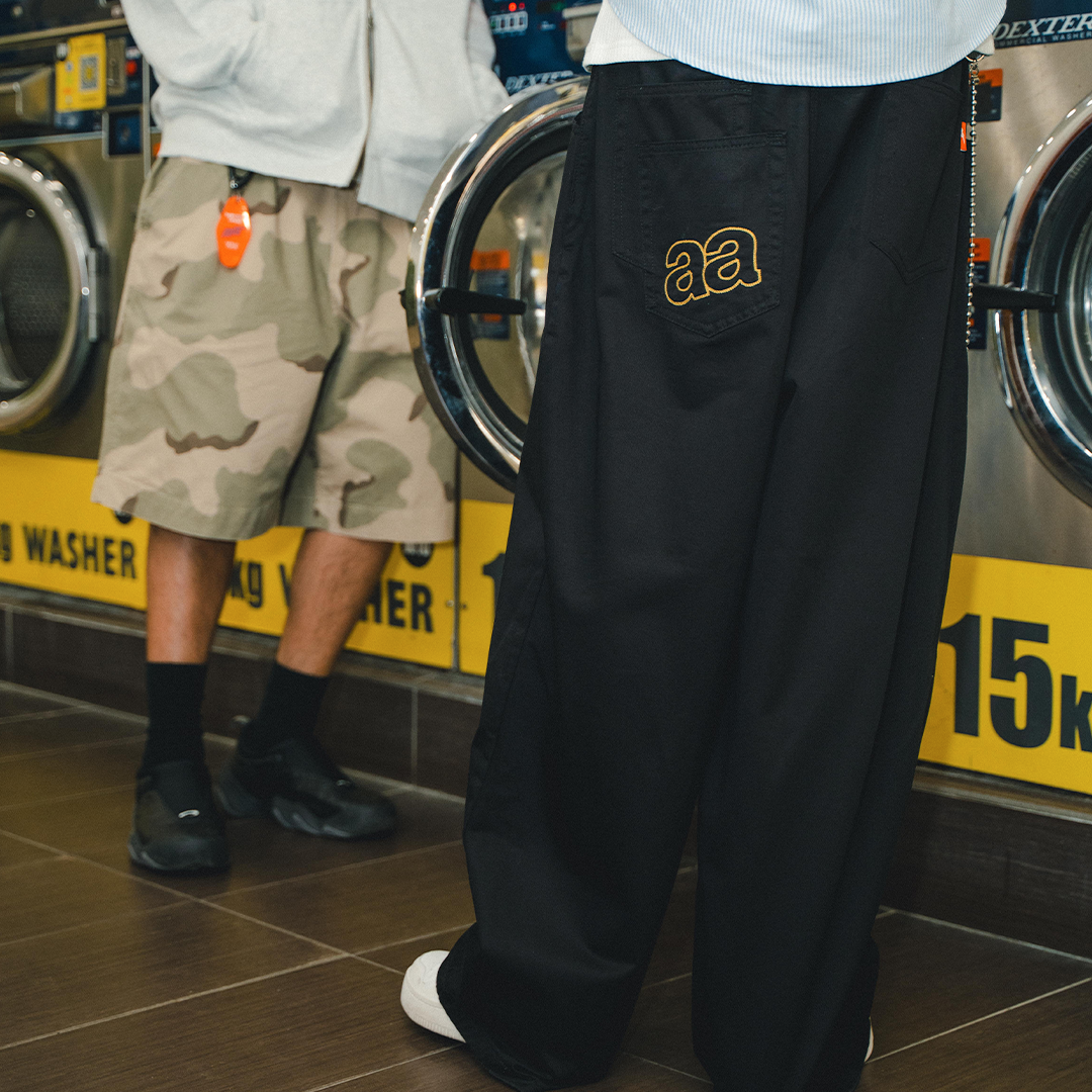 A.A Black Baggy Pants 刺繡Logo氣球寬褲