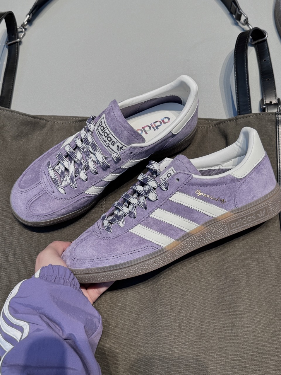 ADIDAS HANDBALL SPEZIAL 調色盤系列 霧霾紫 紫灰 奶油白 編織鞋帶 男女鞋 KI5943 / 預購