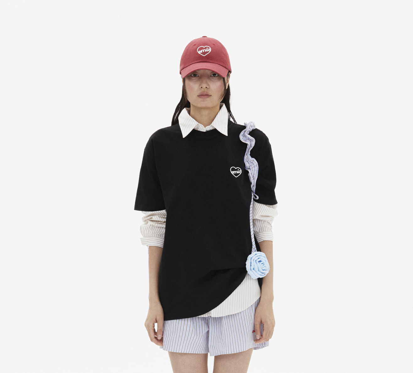 韓國 EMIS 愛心小刺繡 短袖上衣