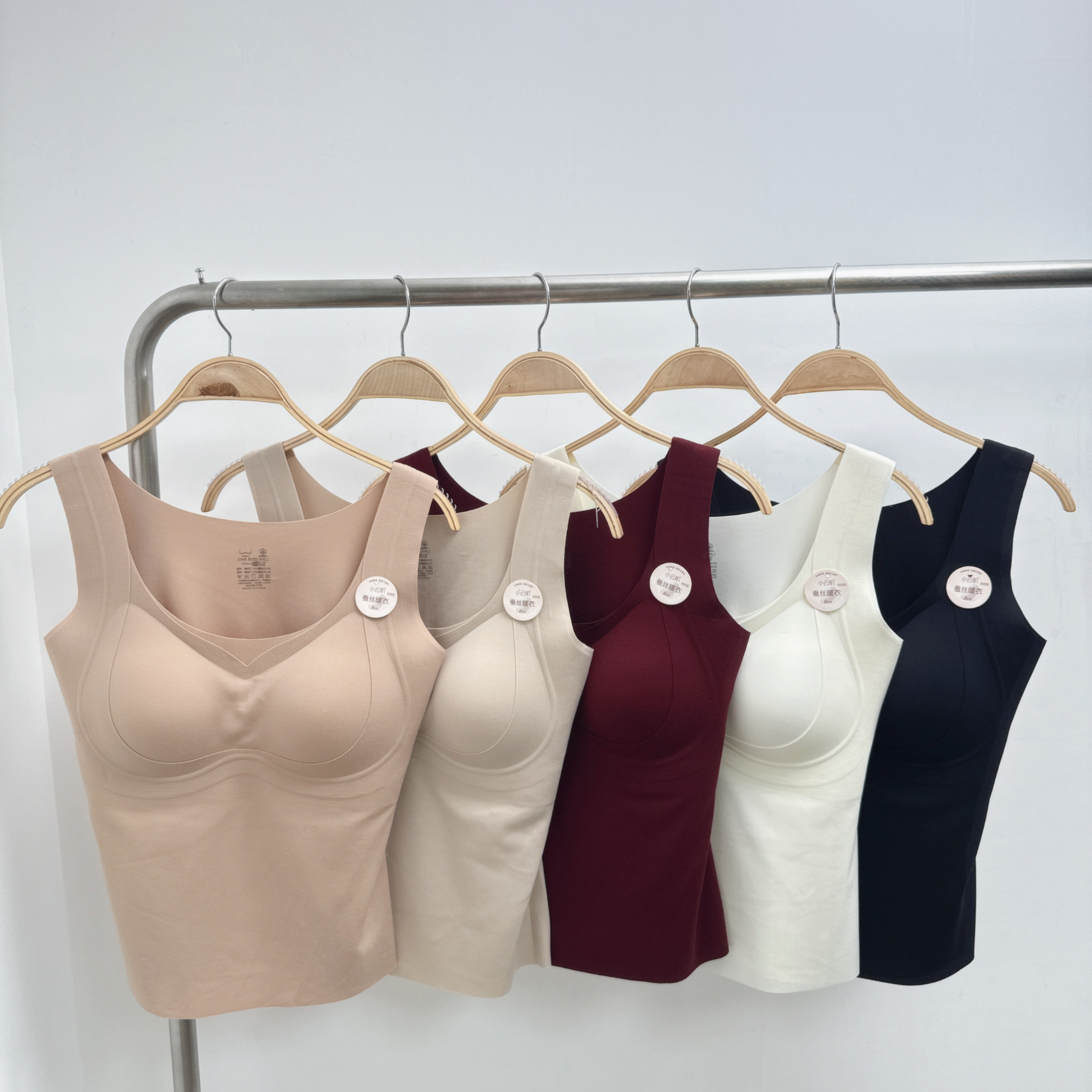 #1391-胖胖版小雲肌蠶絲蛋白暖膚固定杯中長背心打底衫 (E6-E10)