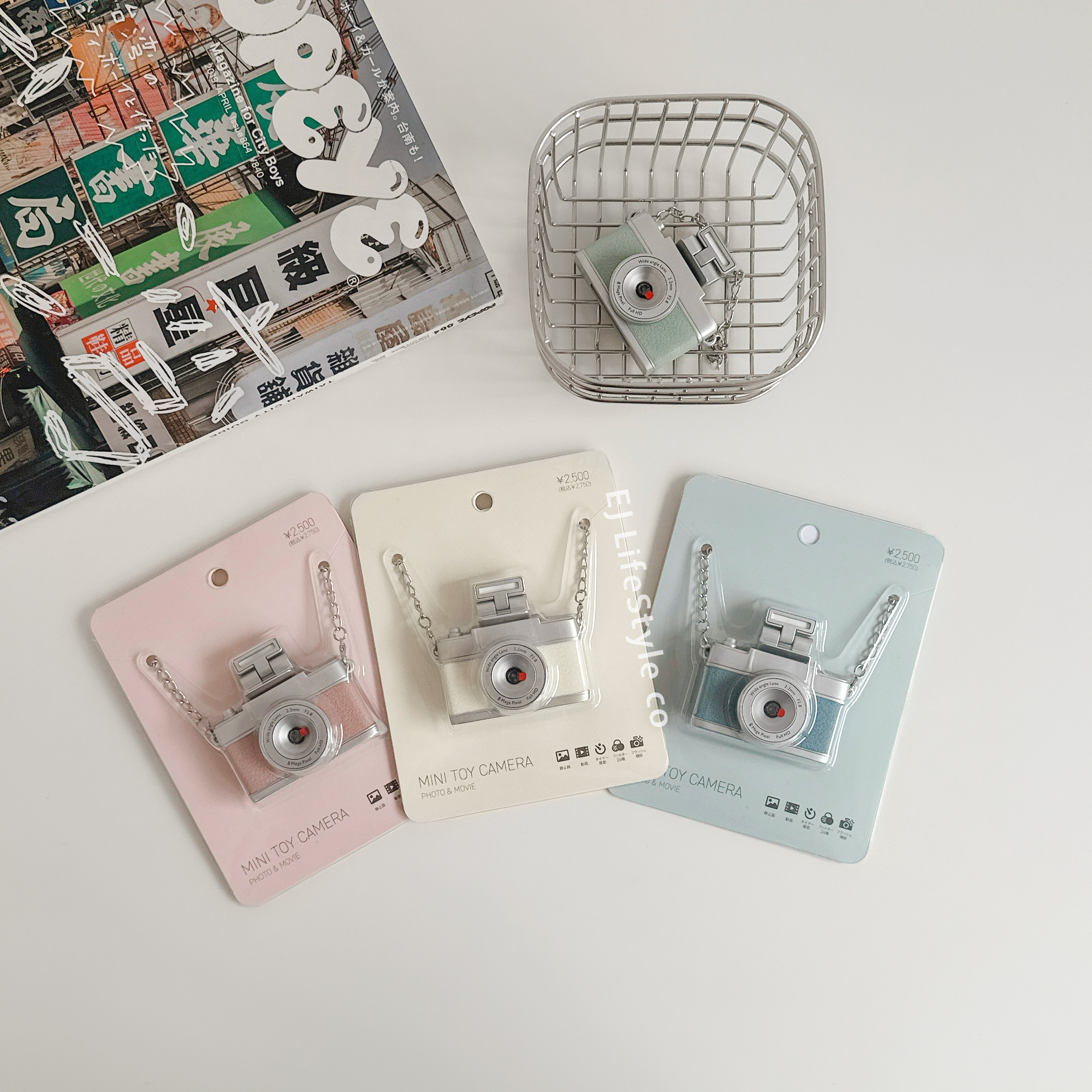🇯🇵 3 COINS MINI TOY CAMERA 復古迷你相機 4色 小物 吊飾 象牙 綠色 藍色 粉紅 / 現貨