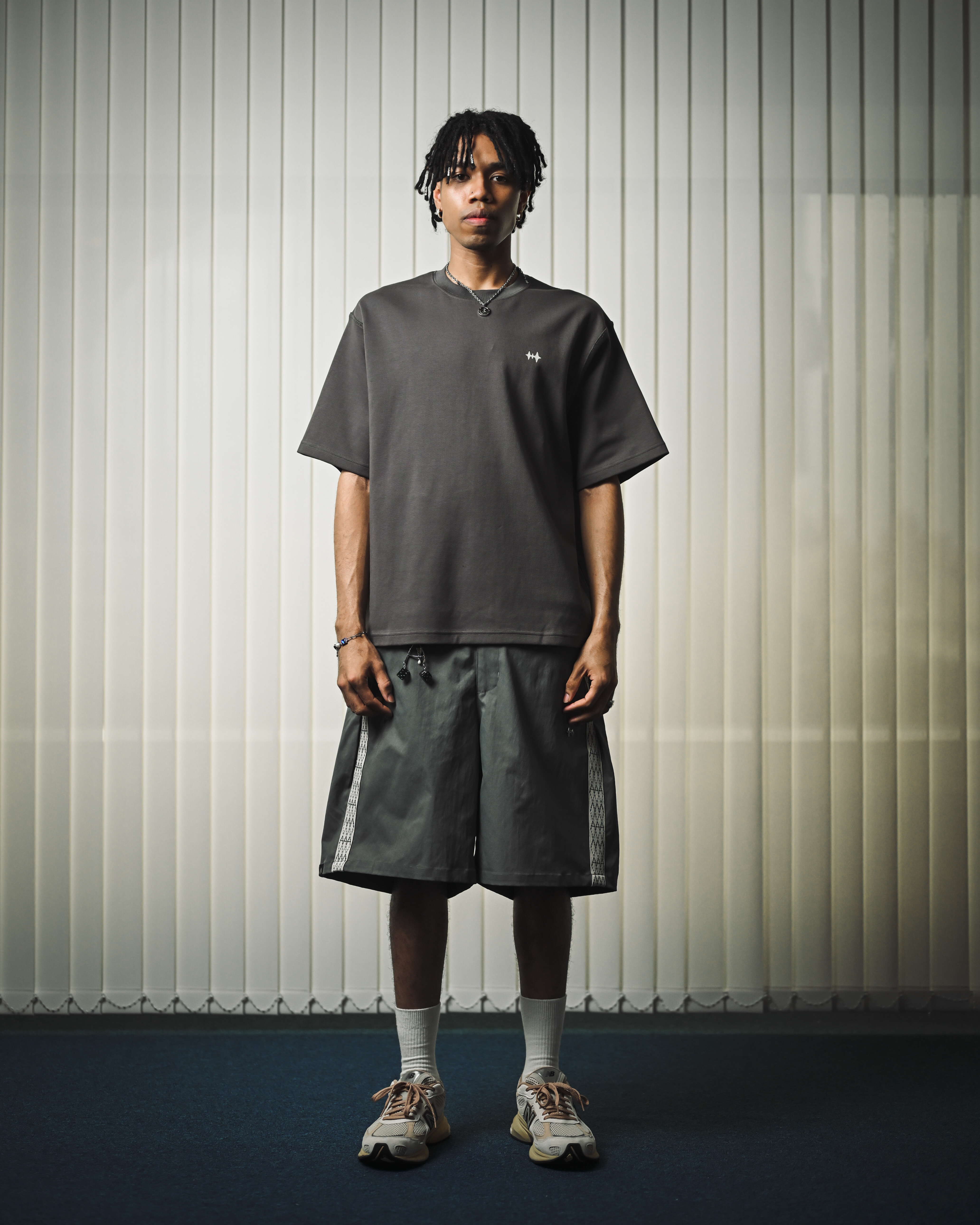 CHERRY TEE - CHARCOAL