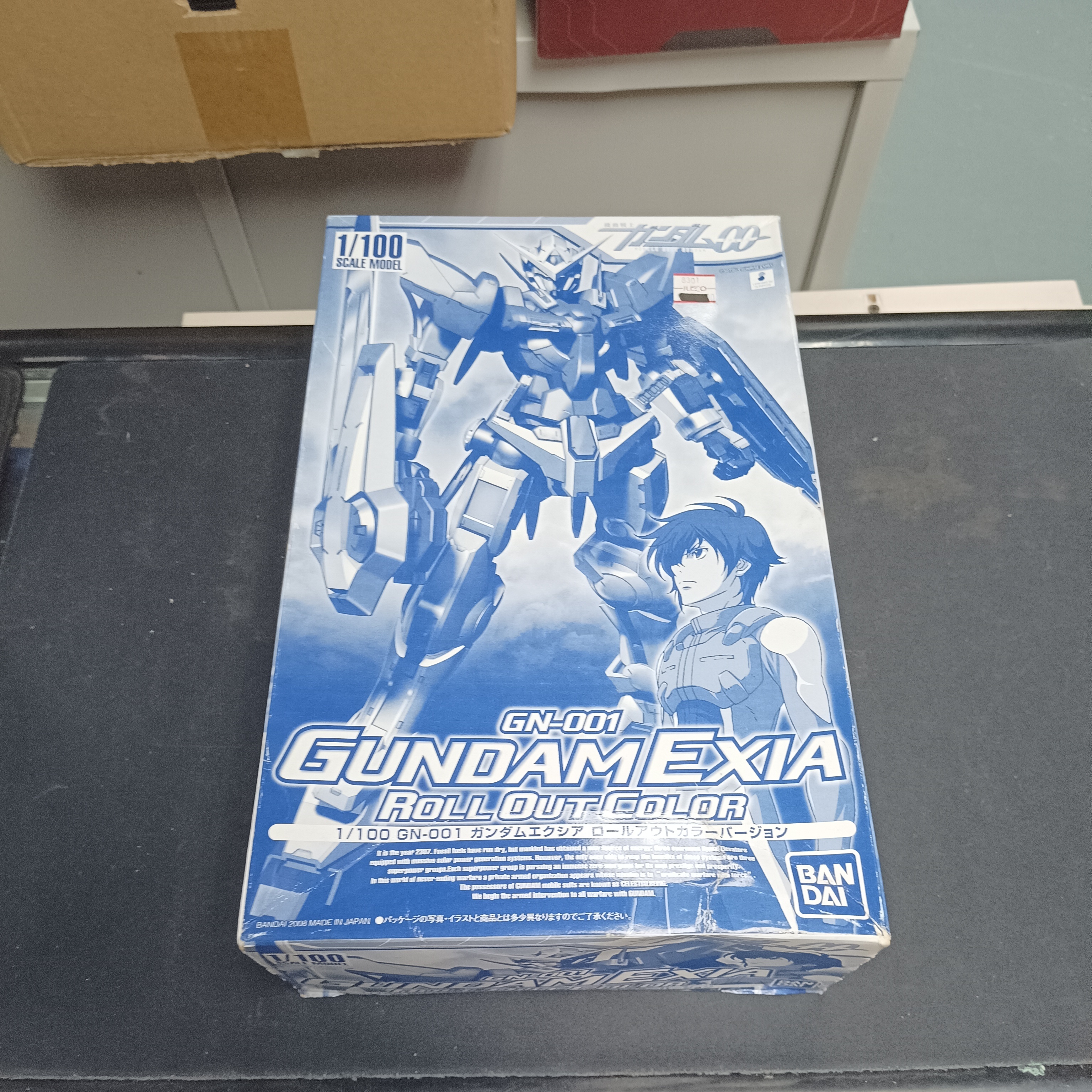 寄賣-1/100 series GUNDAM Exia roll out color