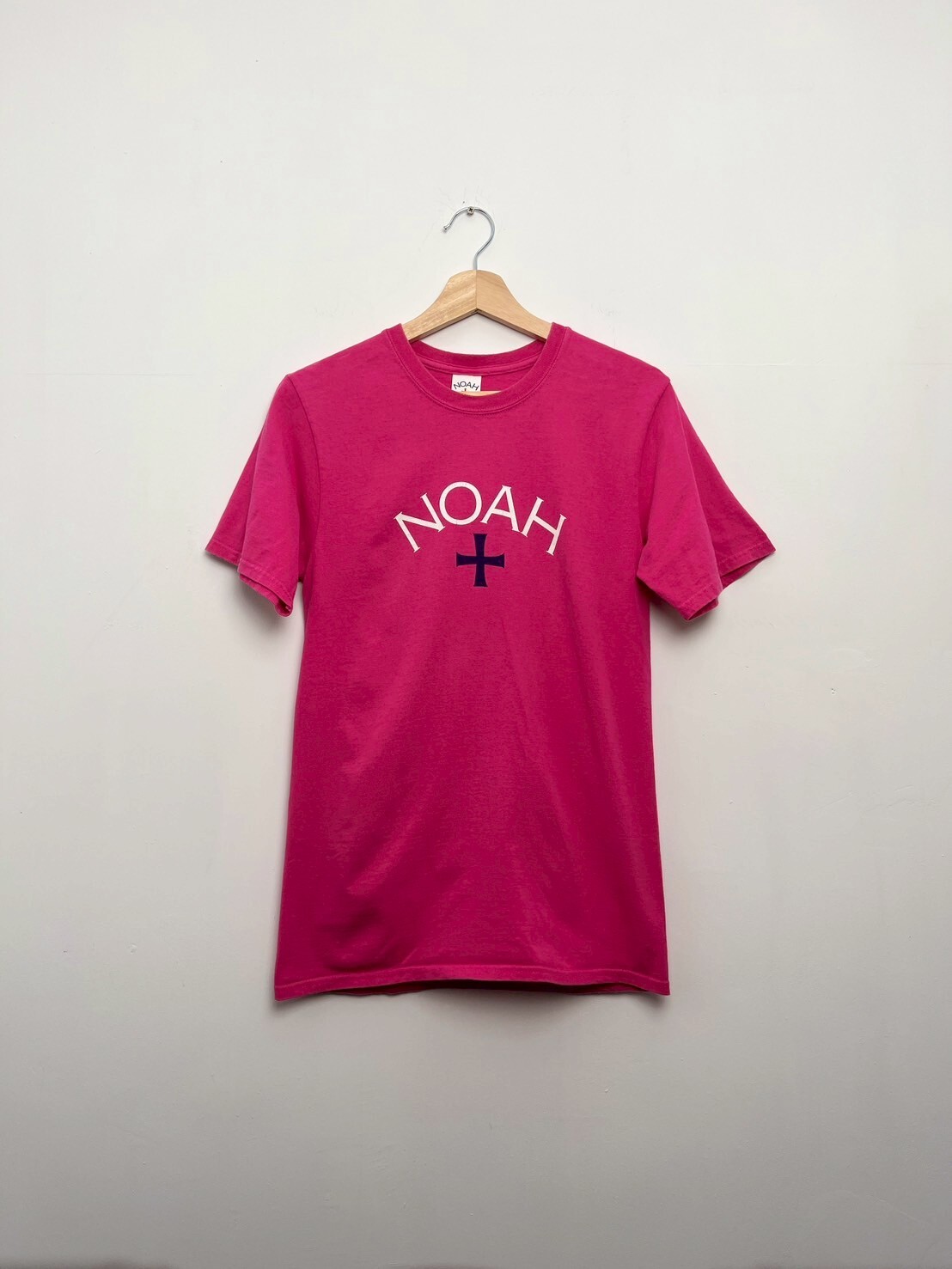 Noah Core Logo Tee Pink SIZE S