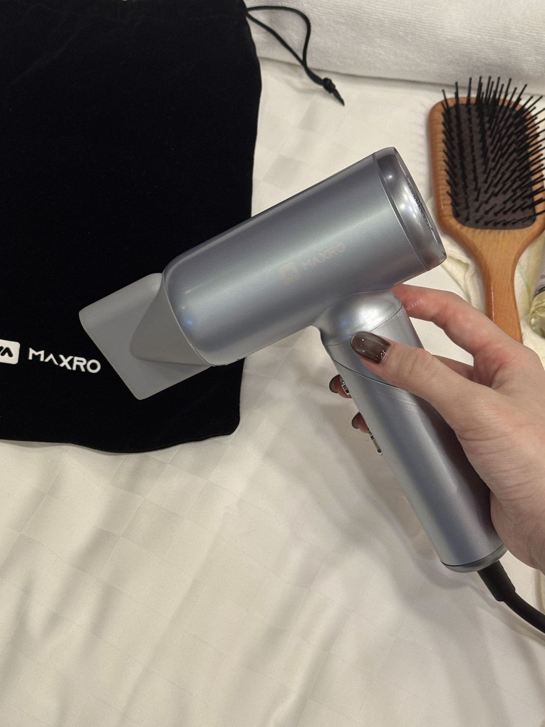 <快速出貨> MAXRO 小宇宙 雙電壓摺疊高速吹風機