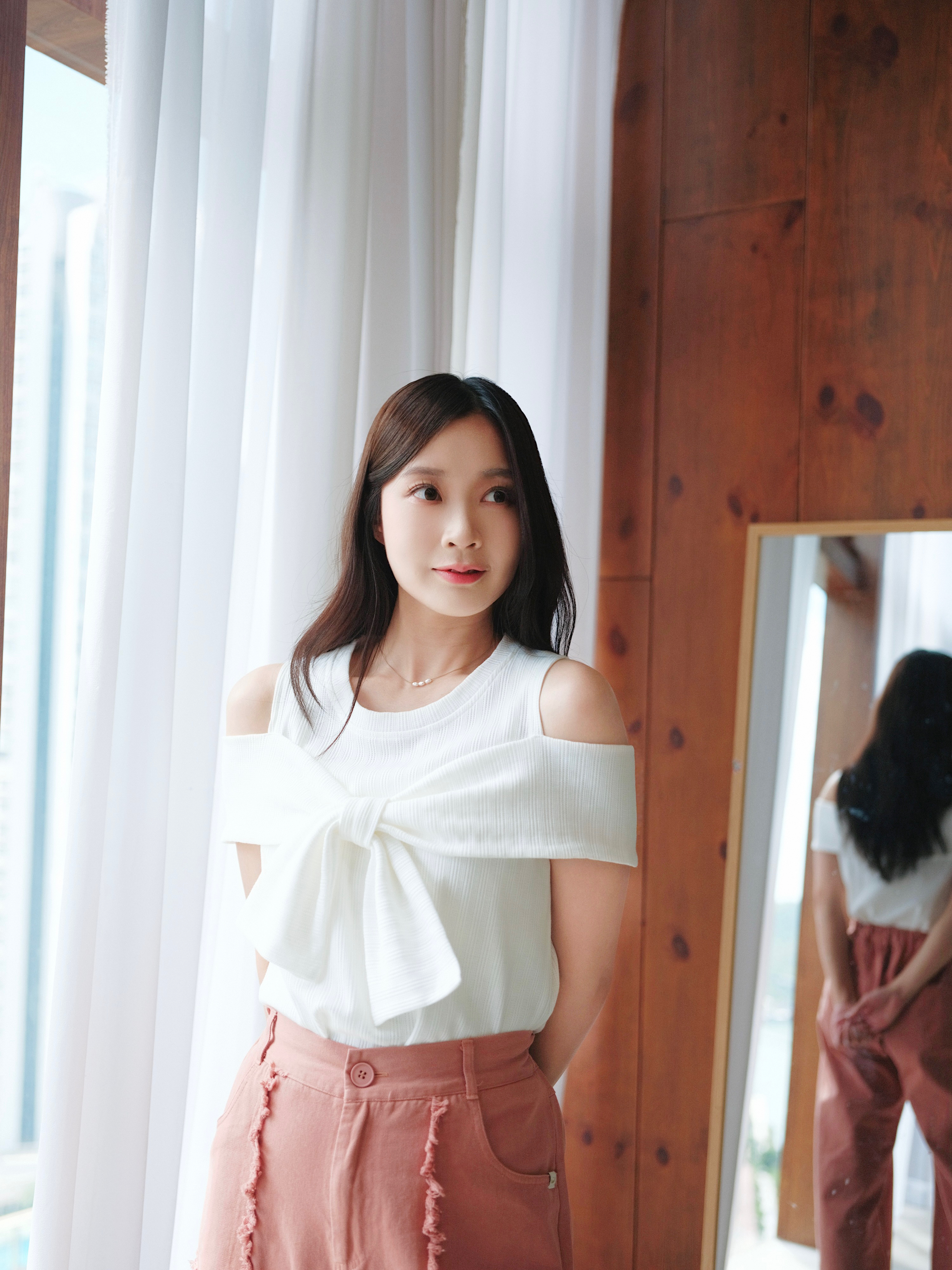 三色 / 大蝴蝶結露肩上衣 / Statement Bow Off-Shoulder Top