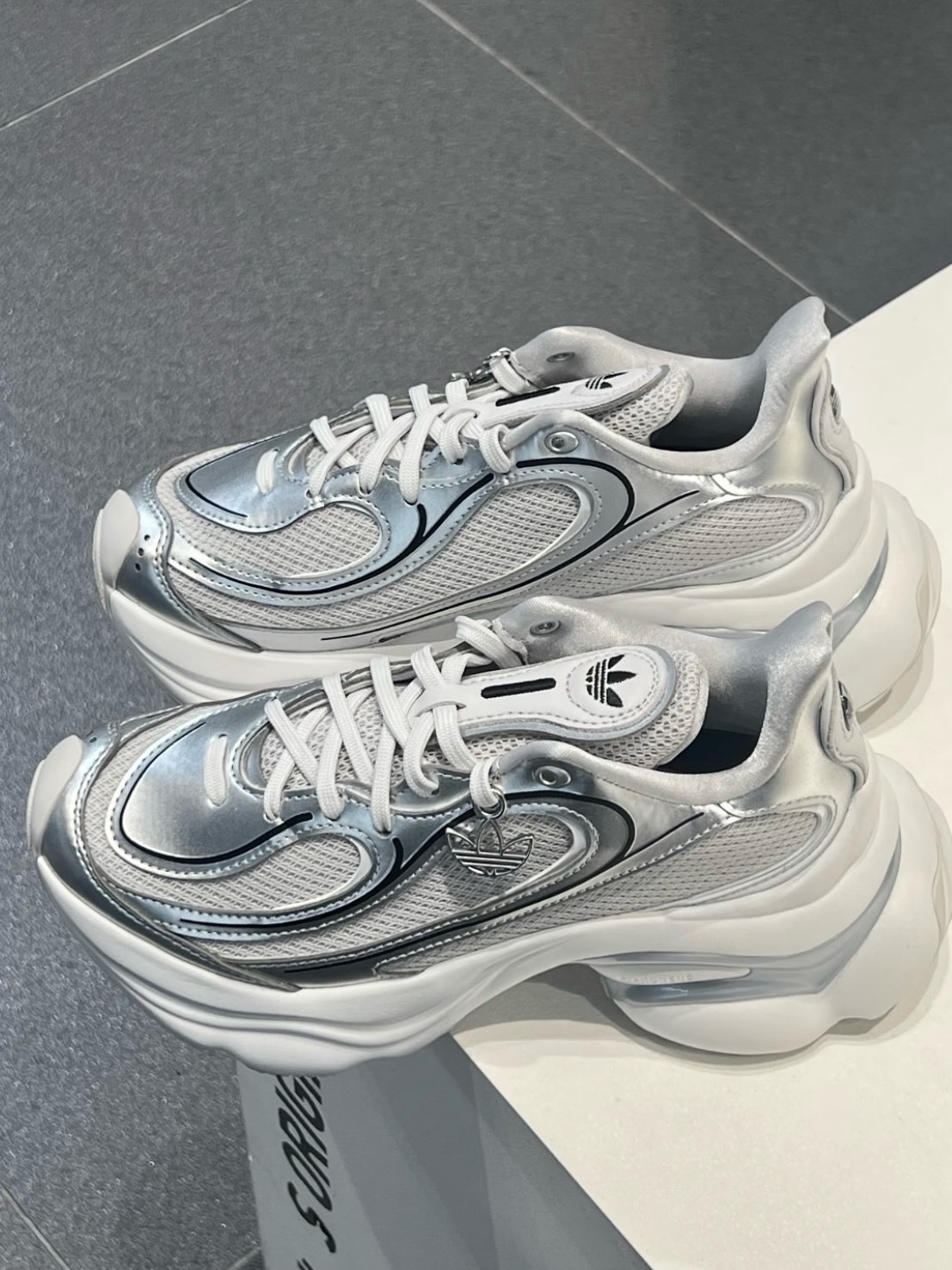 ADIDAS OZVENUZ W 巴黎世家平替版 維納斯白銀 厚底