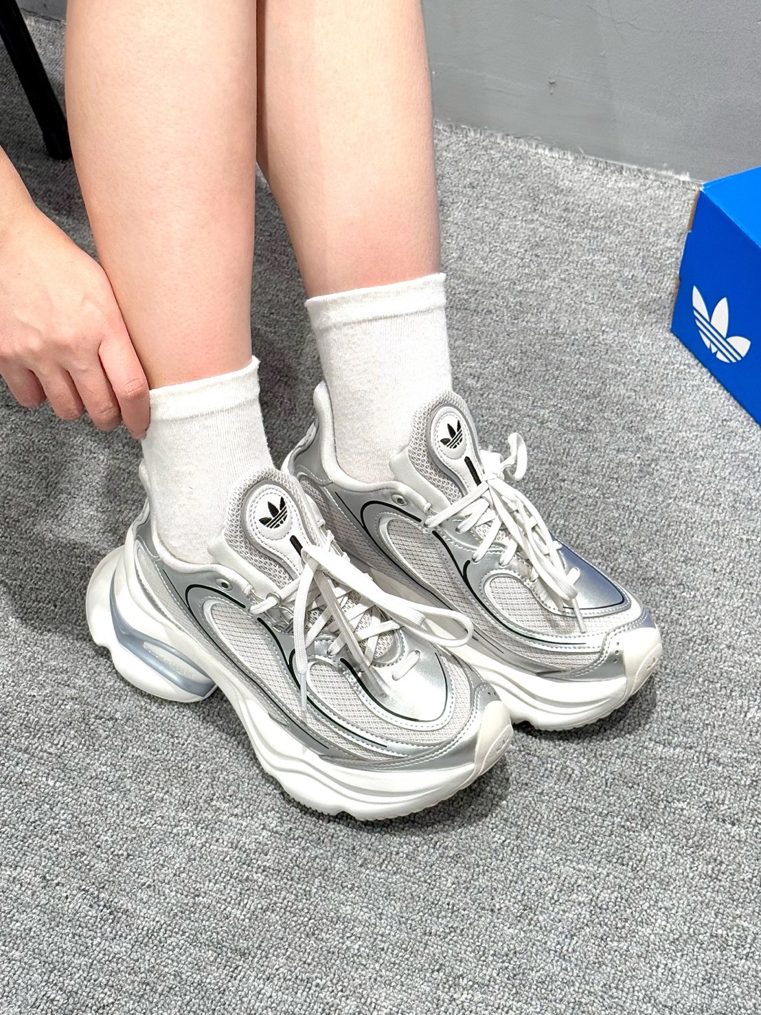 ADIDAS OZVENUZ W 巴黎世家平替版 維納斯白銀 厚底