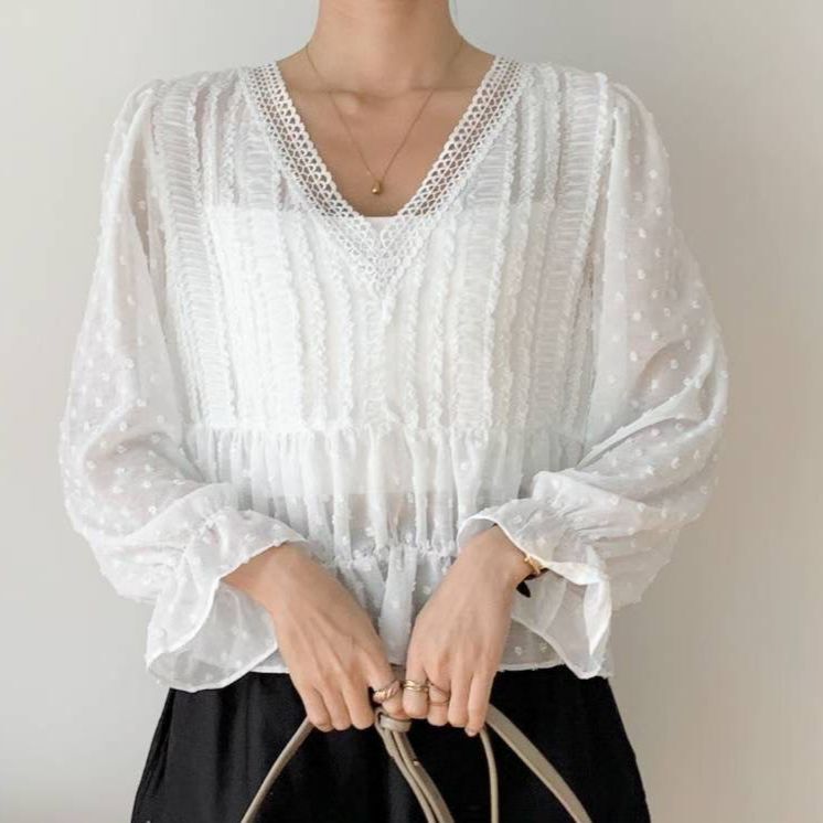 AA62  V領通花上衣