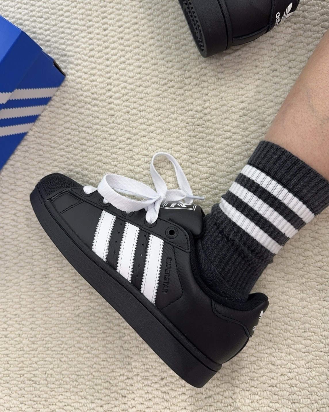 Adidas SUPERSTAR ll 貝殼頭愛迪達三葉草黑白黑標復古男女鞋KK4474