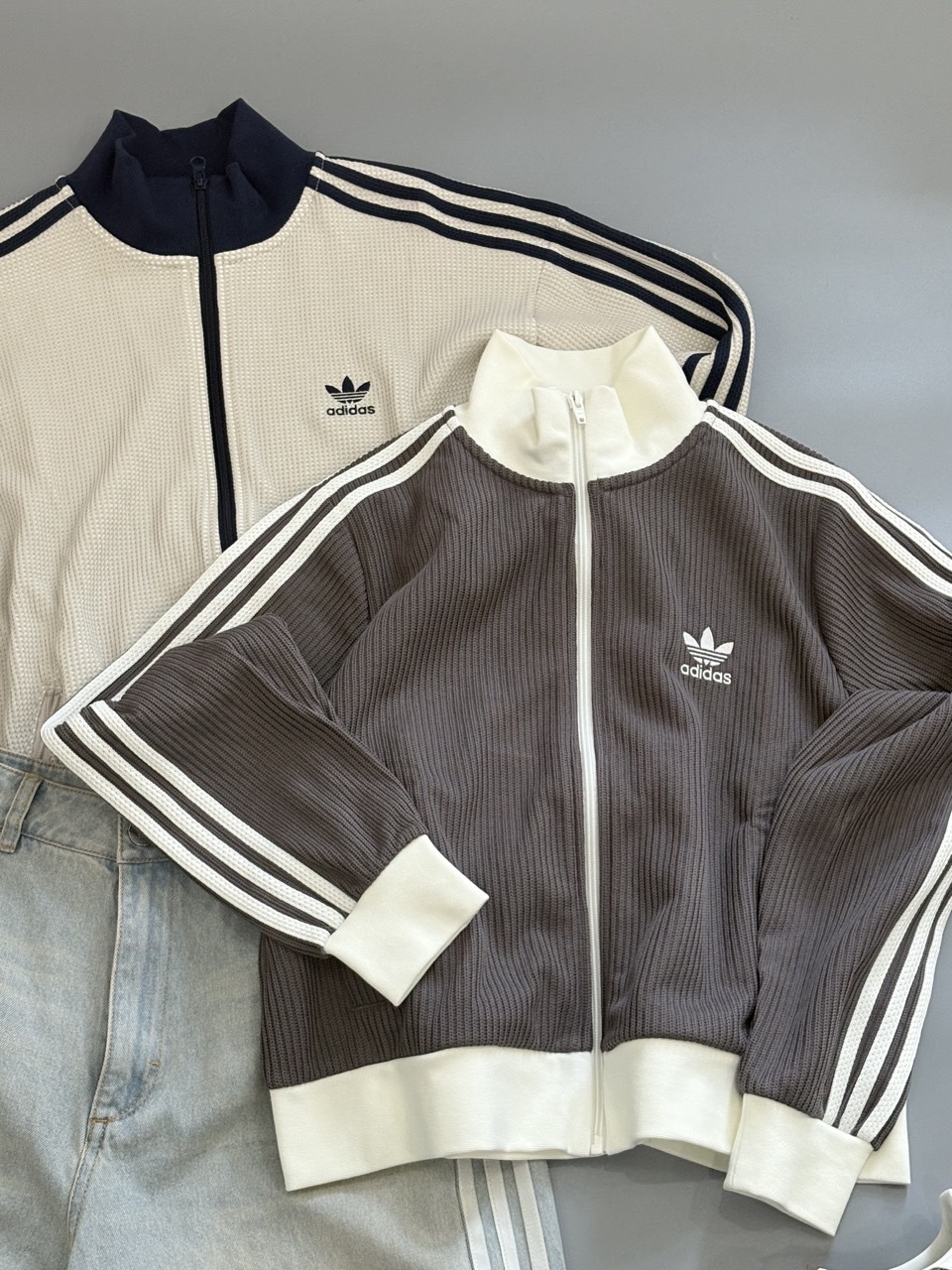 ADIDAS ORIGINALS TOP KNIT TRACK 條紋 立領外套 短版 三葉草 女款 奶油黑 KC2649 咖奶 KC2650 / 預購