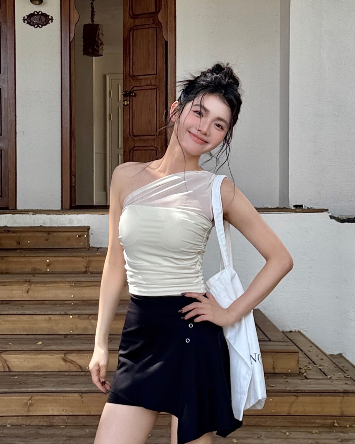 FLOAT 網紗斜肩扭結上衣-奶白