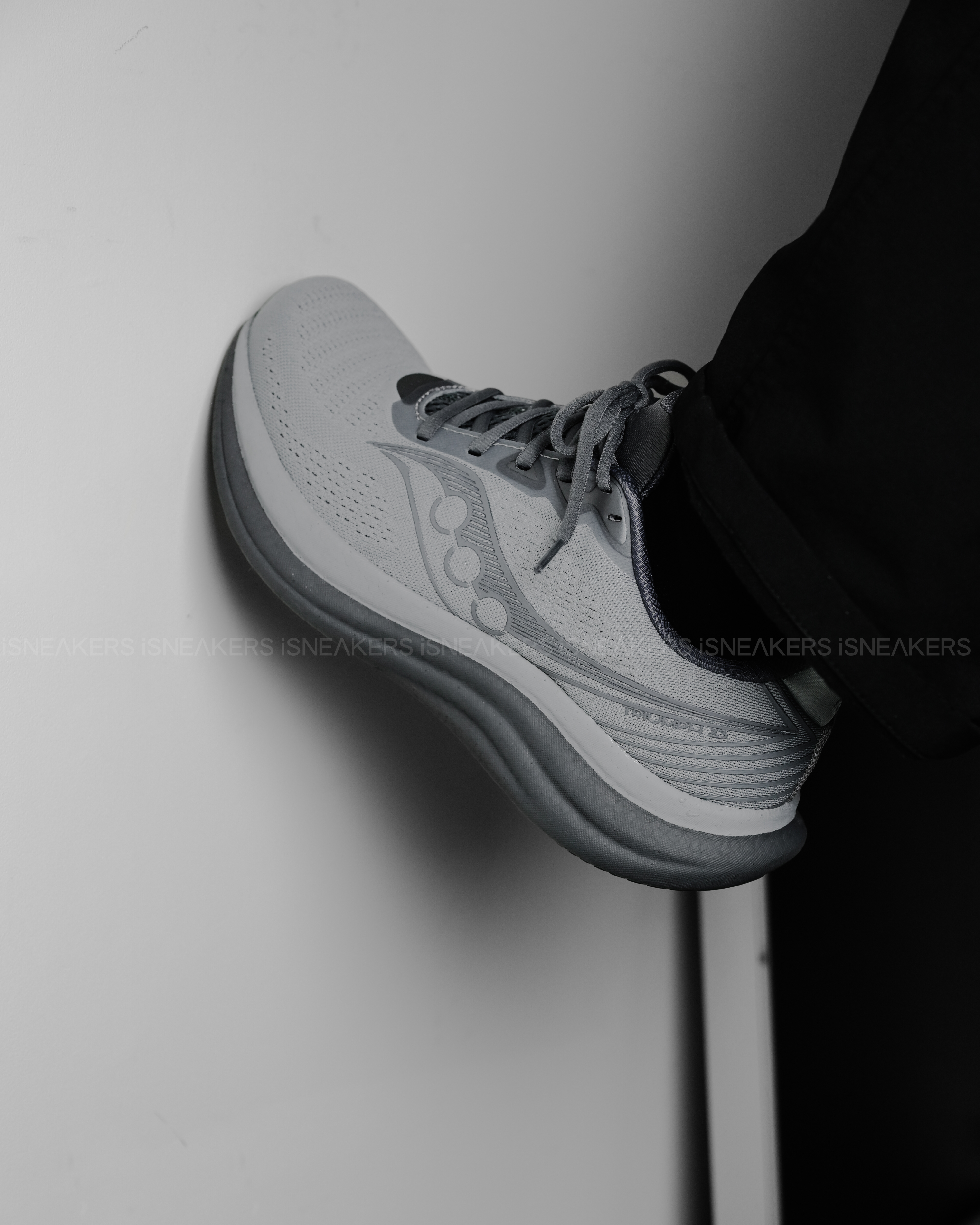 iSNEAKERS｜Saucony Triumph 23 "Shadow Gary" 影子灰 S21024-203