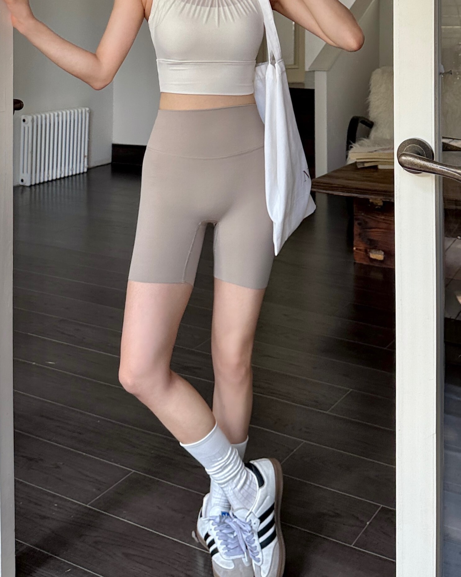 FitFlex 彈力one size提臀短褲-杏仁色