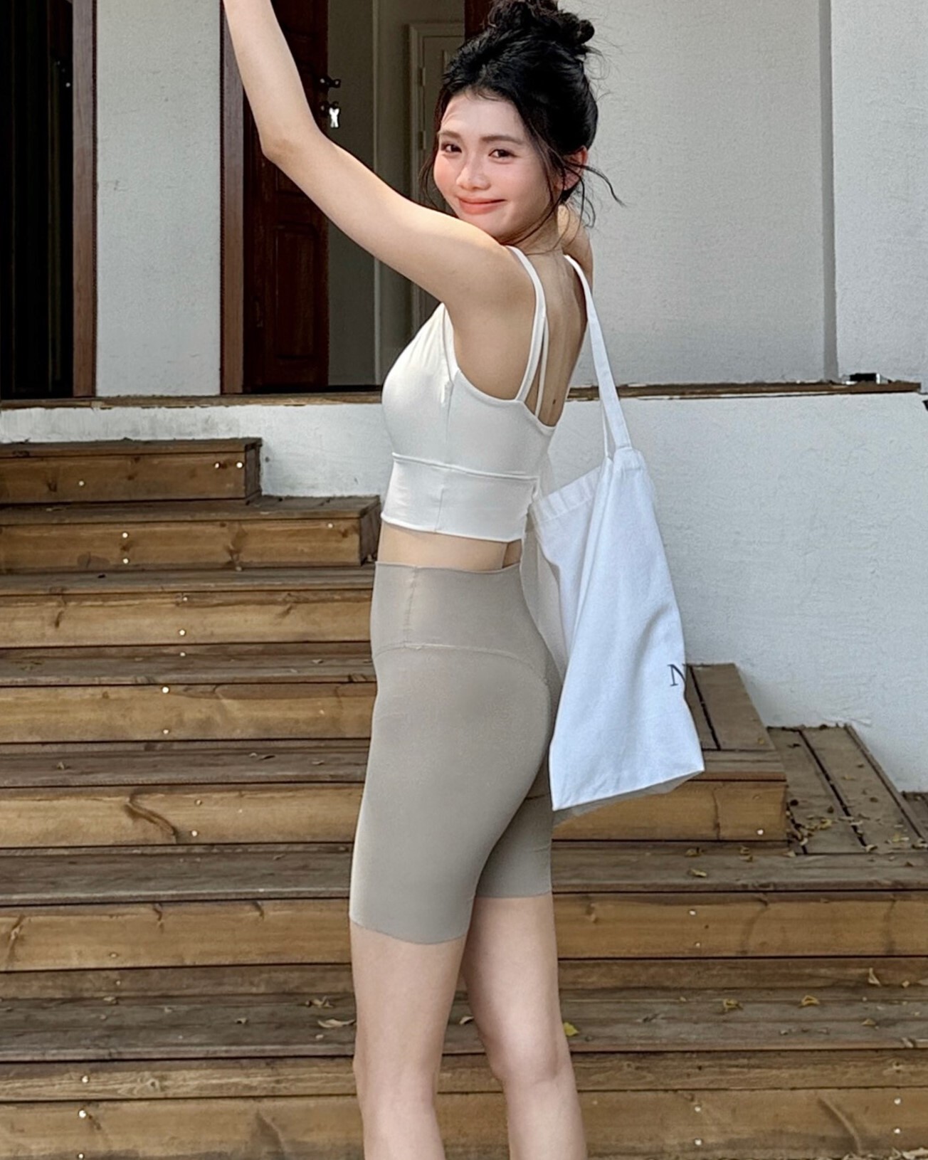 FitFlex 彈力one size提臀短褲-杏仁色