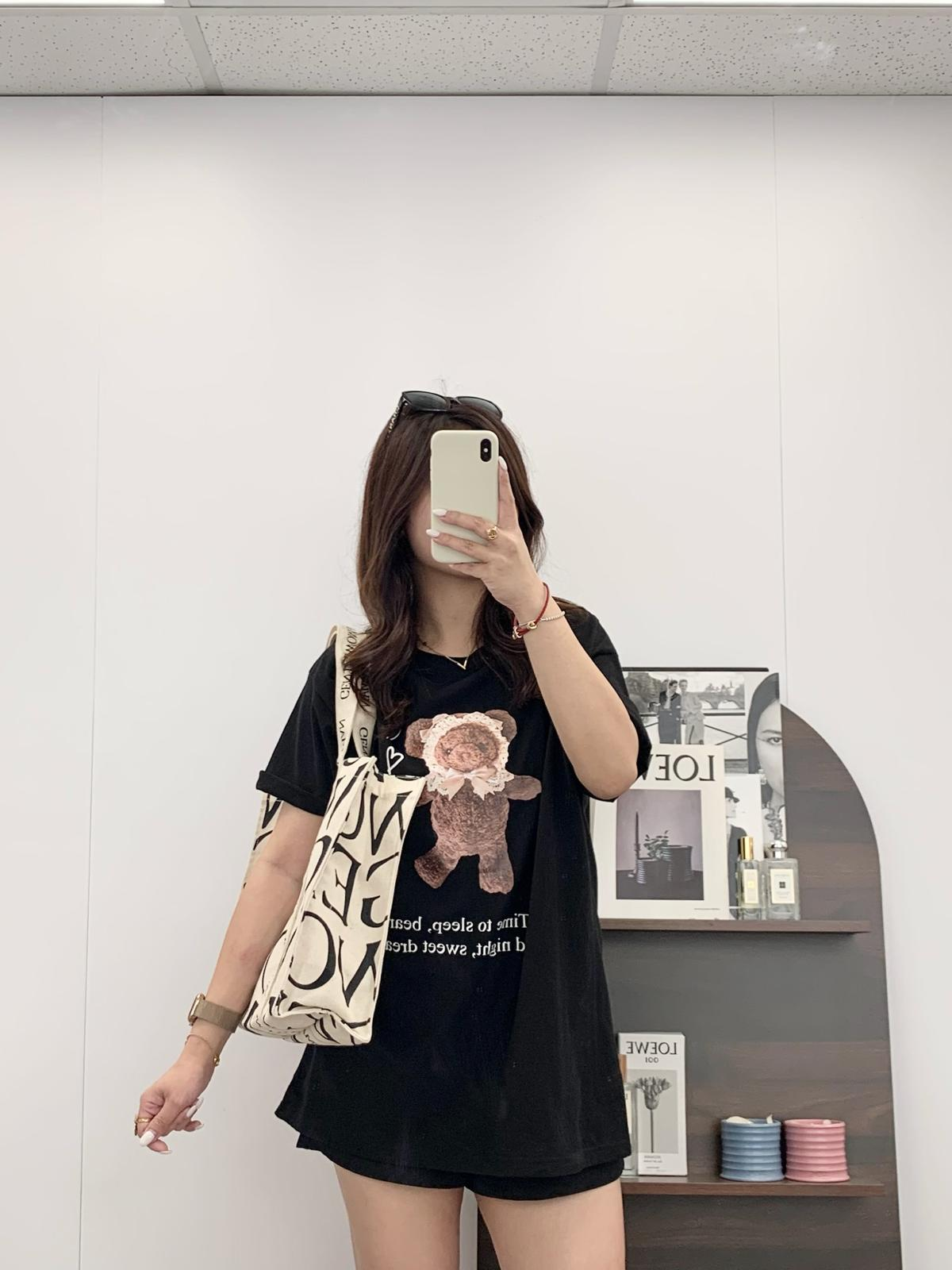 Gentle Woman Cosmos Box Tote Bag