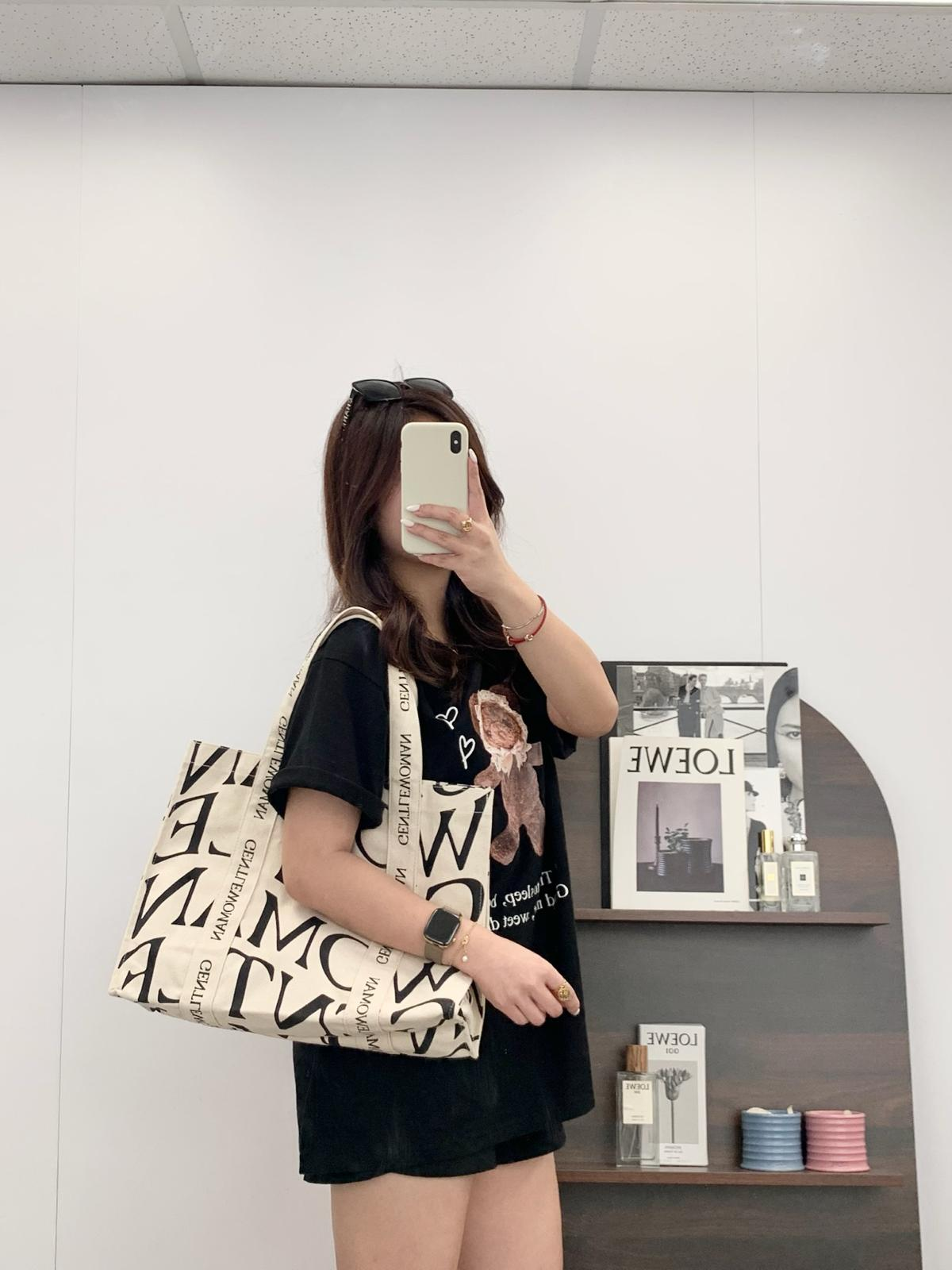 Gentle Woman Cosmos Box Tote Bag