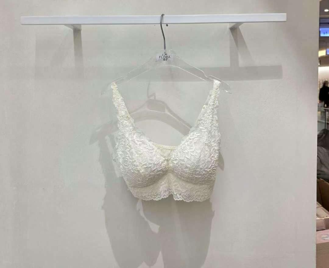 UR101 立體花紋內衣背心