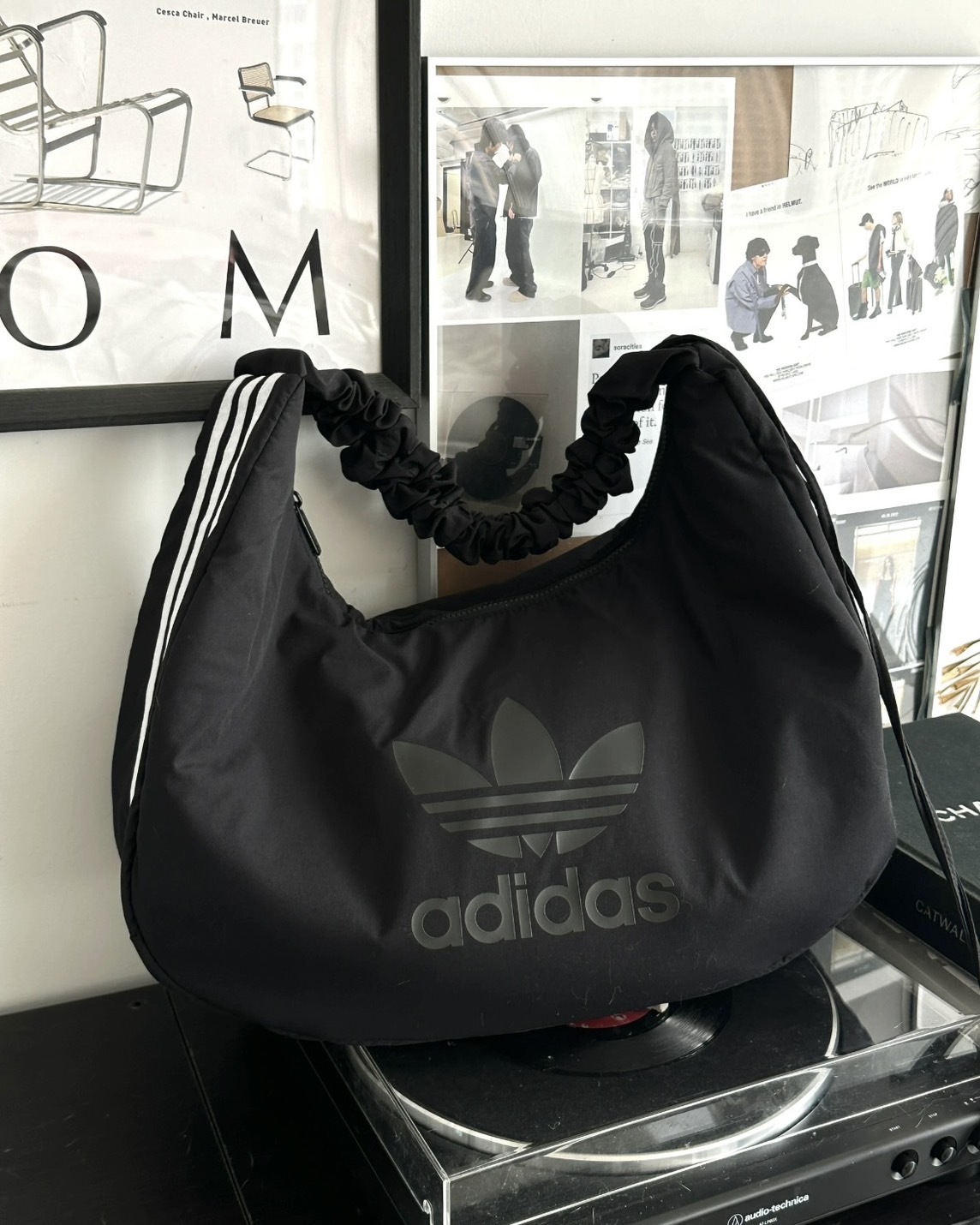 <奇蹟降價>Adidas Originals 三葉草 斜背包 雲朵包 黑