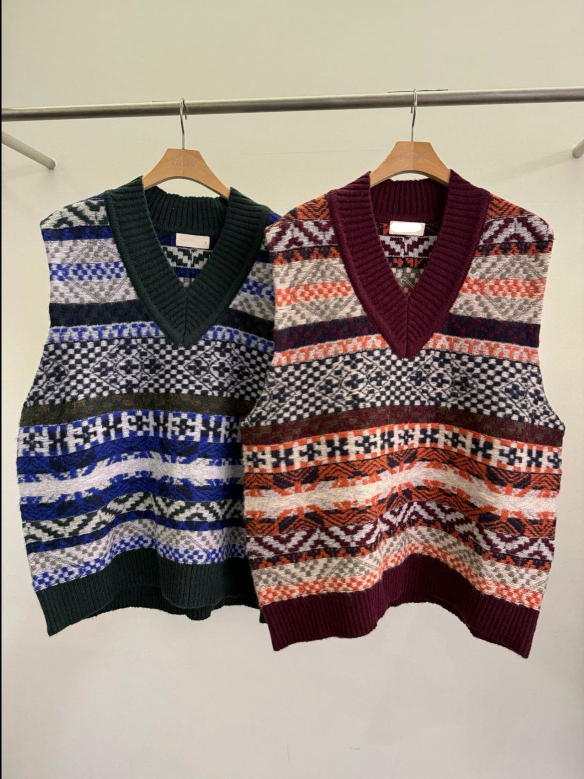 V領民族花針織背心 V1164