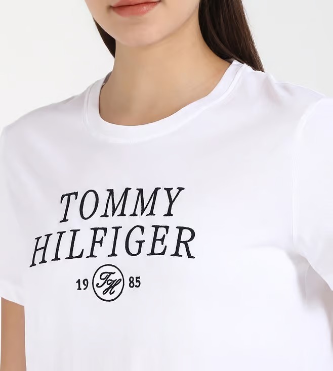 [S] TOMMY HILFIGER TOMMY HILFIGER HILFIGER MONOGRAM T-SHIRT, WHITE, 76J5449-100 (STH1142)