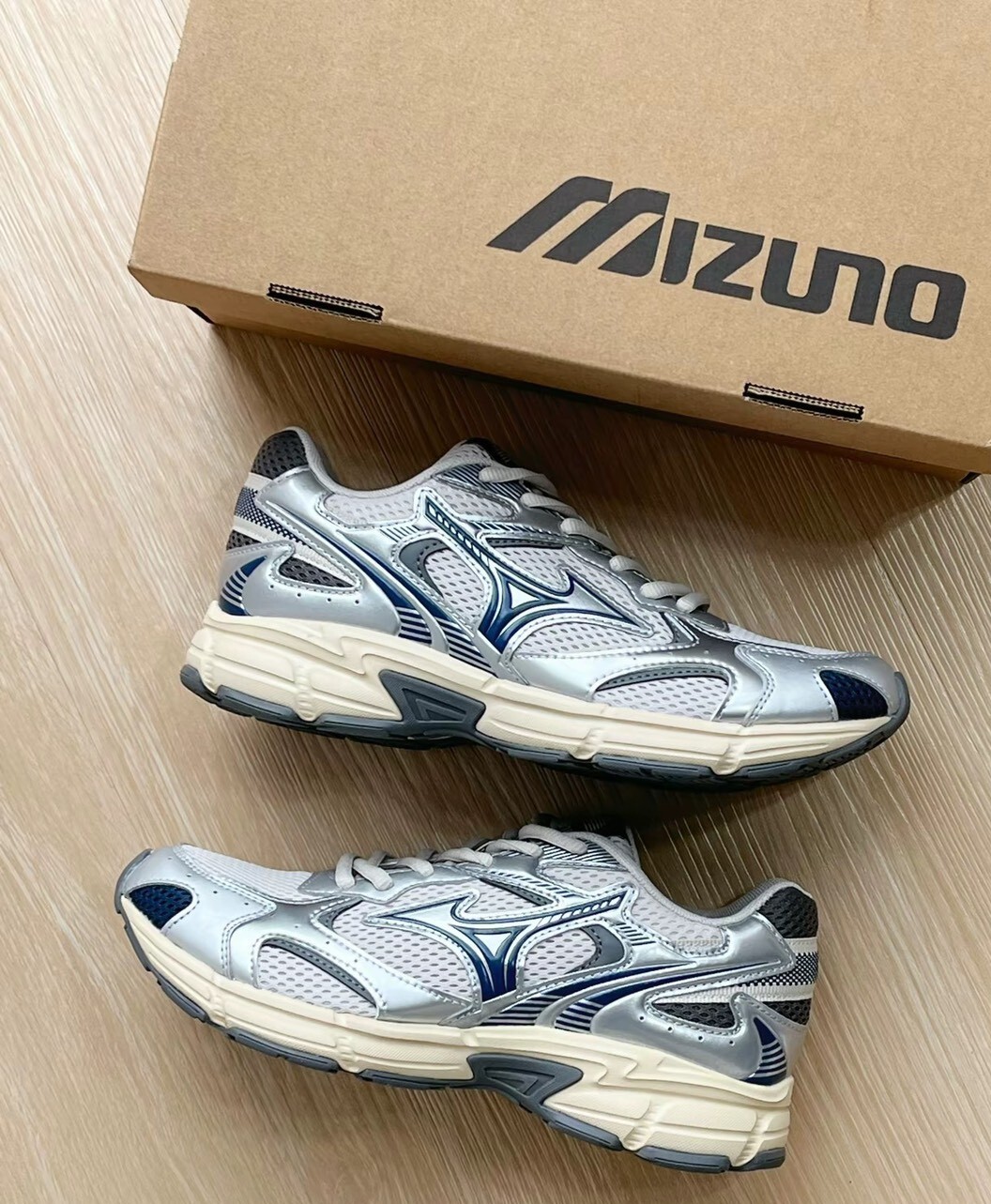 時雨 MIZUNO Cyclone Speed 2k 美津濃復古鞋銀灰色D1GH222913