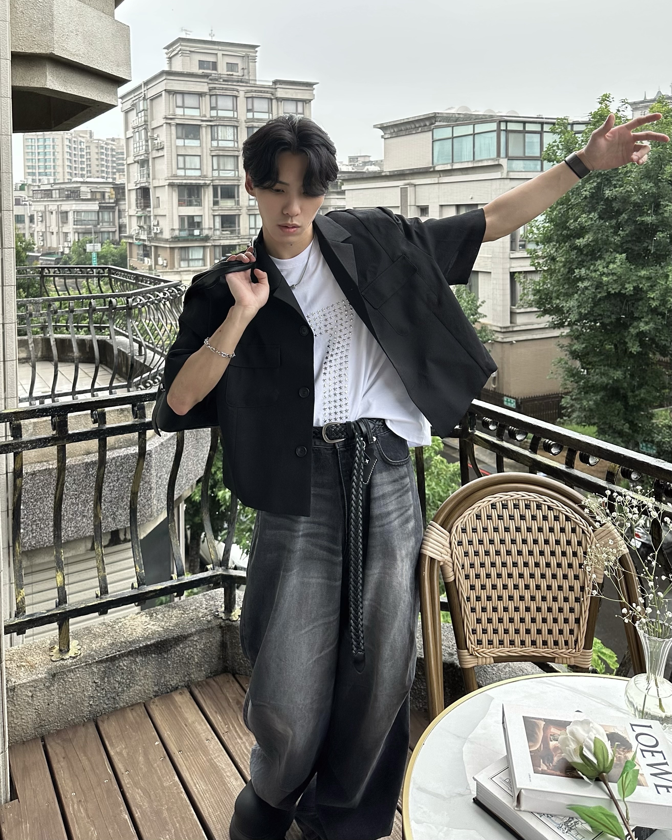 𝐇·𝐓·𝐒 韓國 BOXY 短版 輪廓線條 雙口袋 低調素面 寬短 西裝 外套