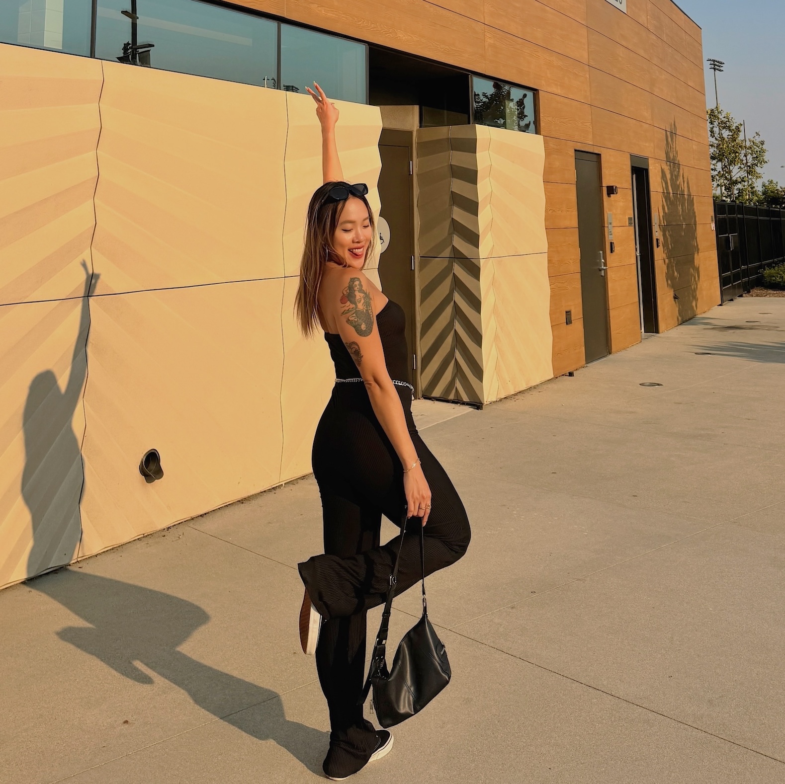 時髦黑辣平口連身褲