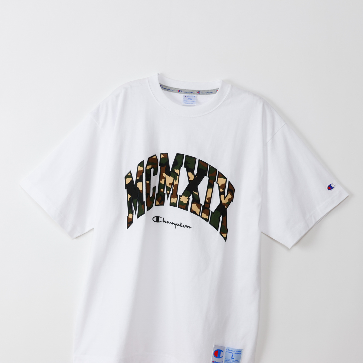 男款- ACTION STYLE 寬版迷彩貼布短袖TEE-白色（C3-C305-010）